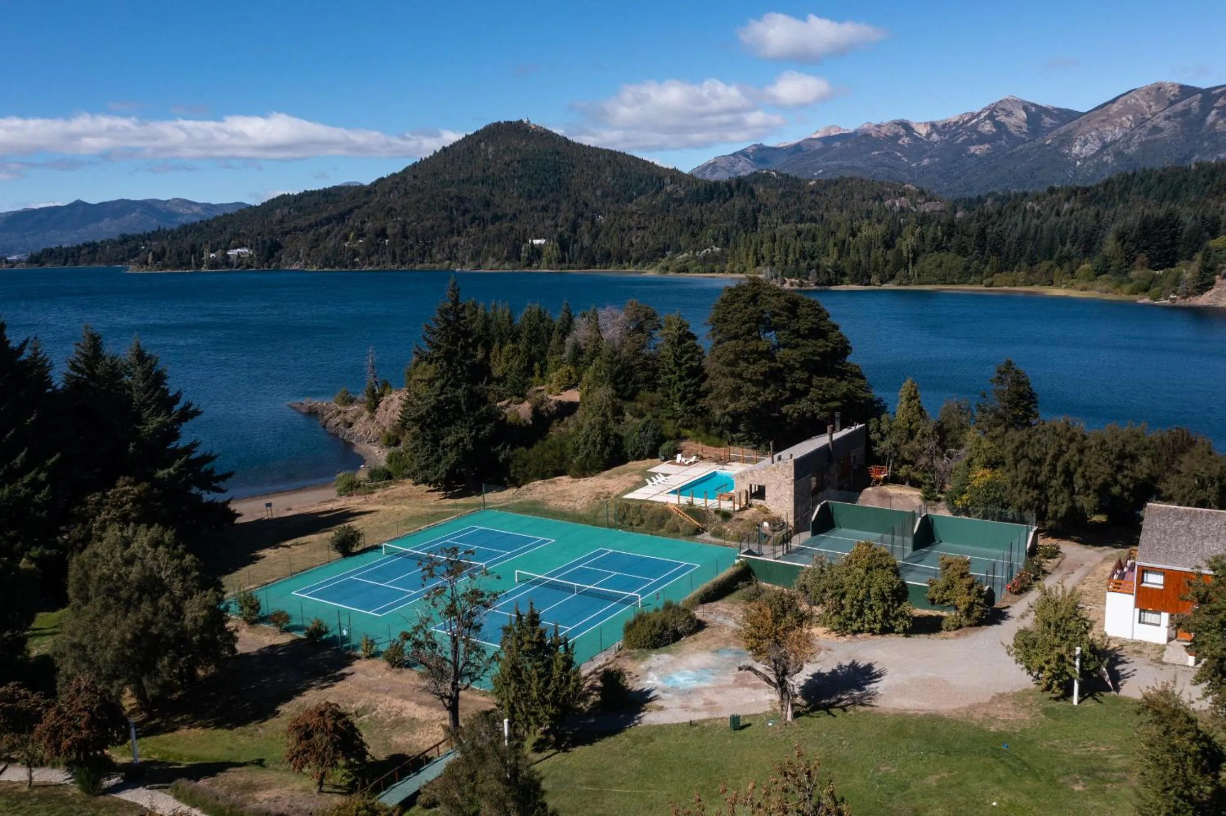 Property building in DUT Bariloche by Apartments Bariloche