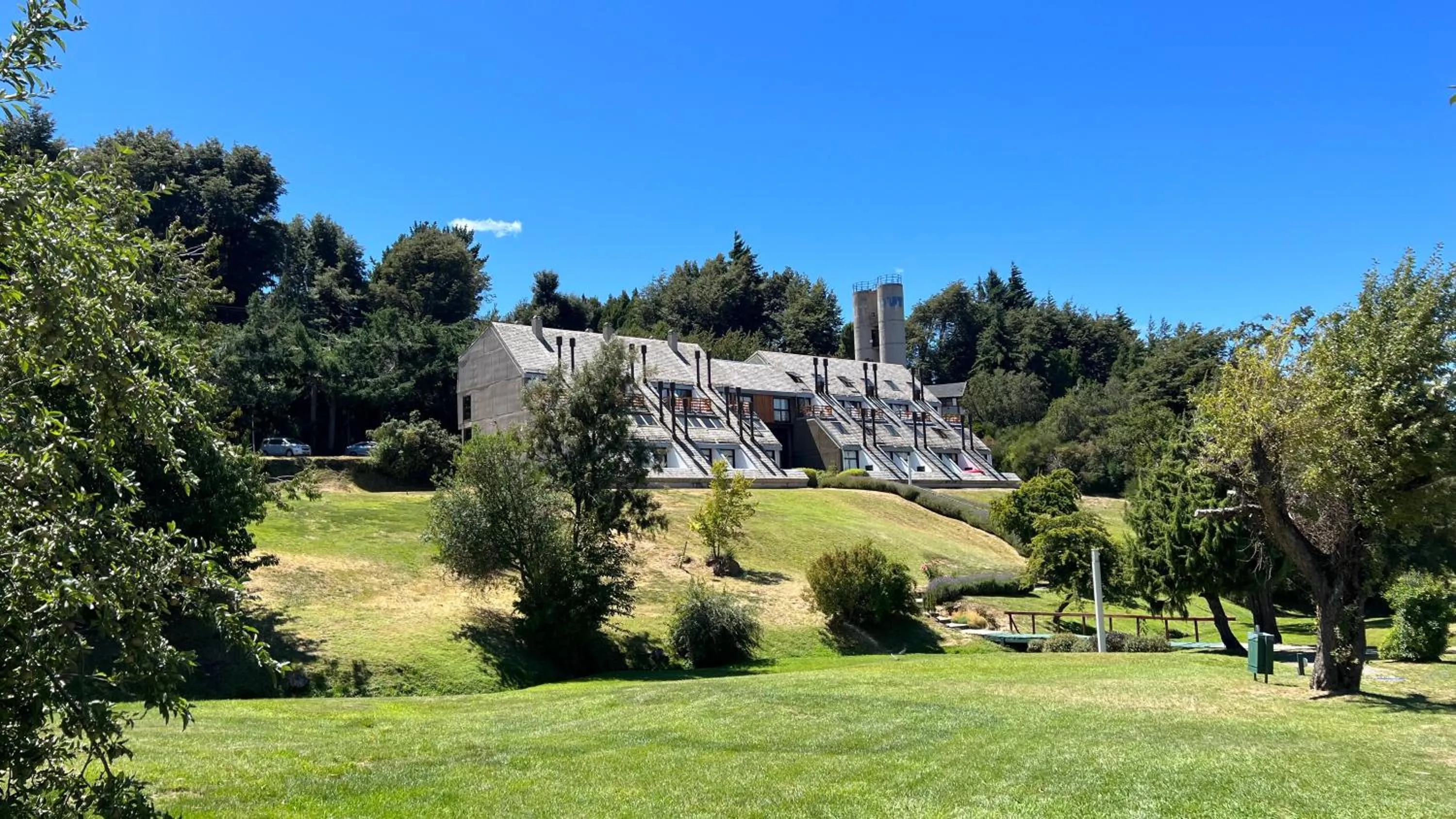 Property building in DUT Bariloche by Apartments Bariloche