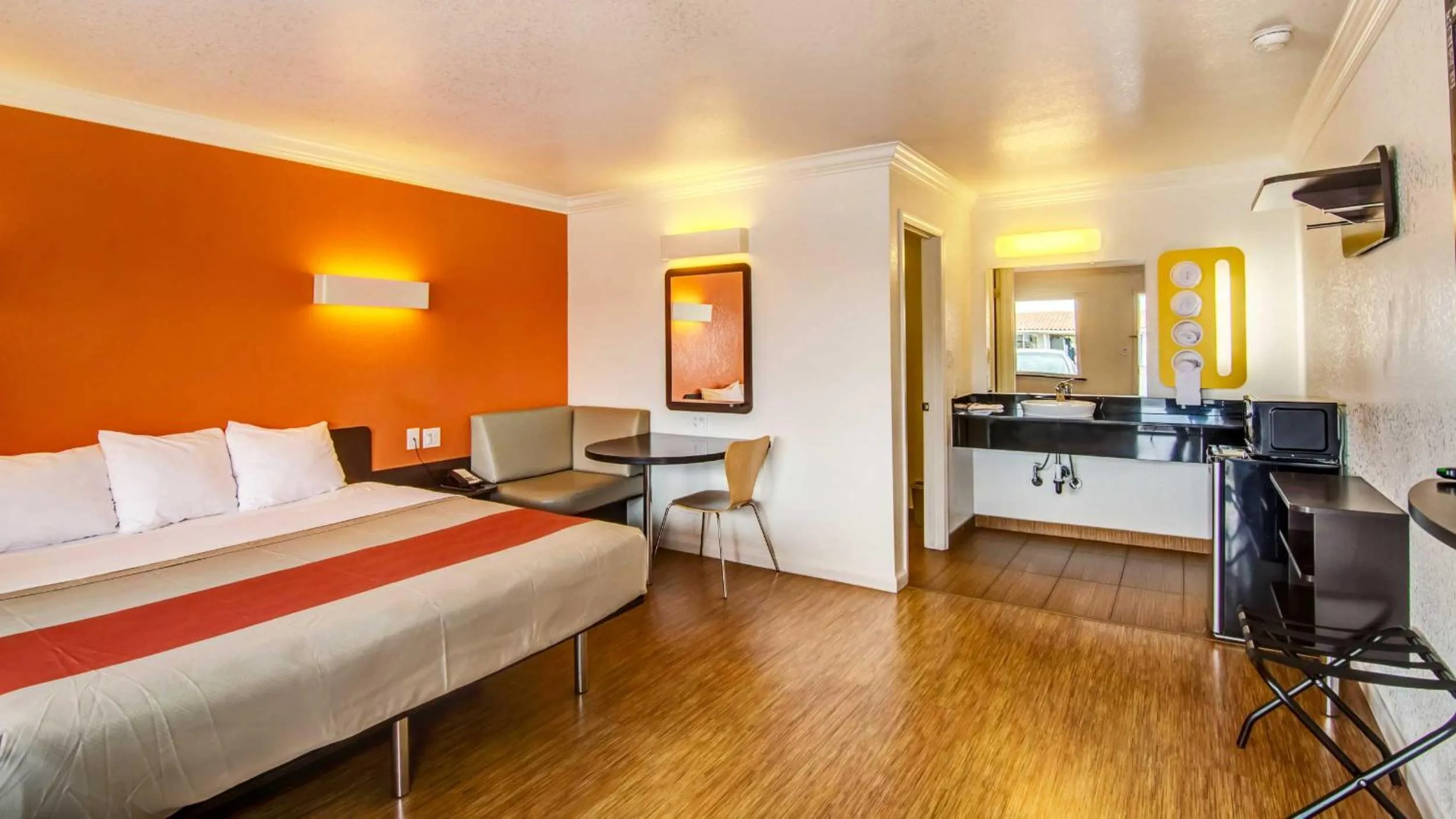 Bed in Motel 6 Manteca CA