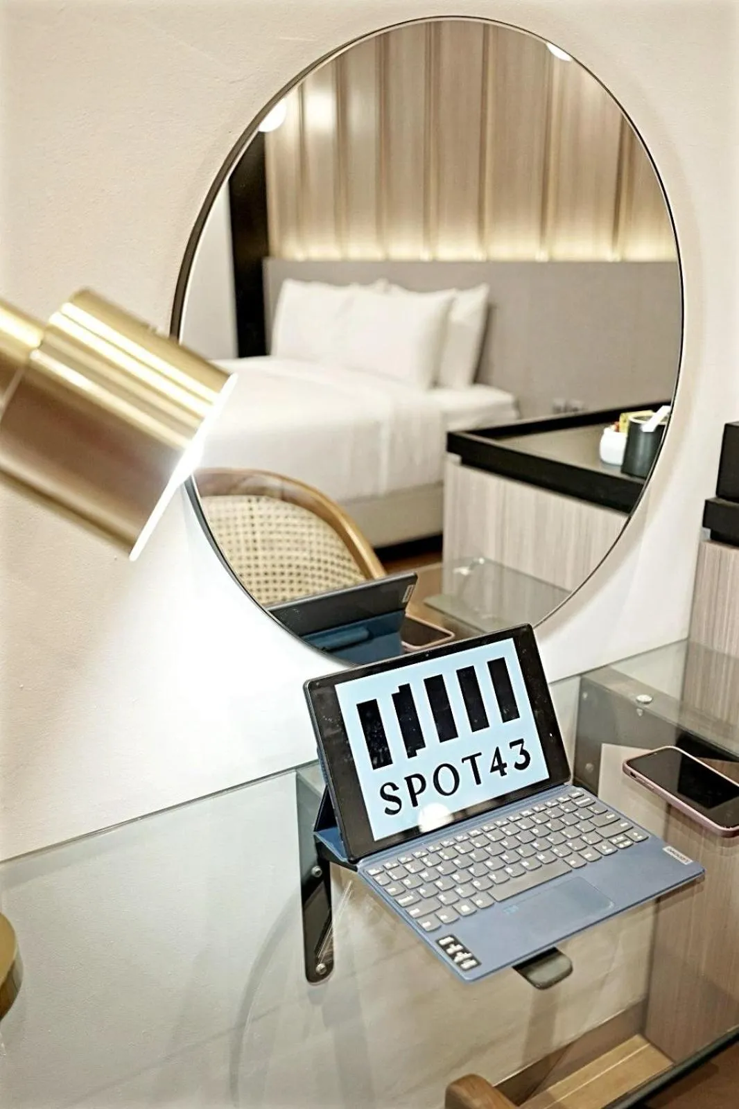 Spot 43 Cafe and Hotel