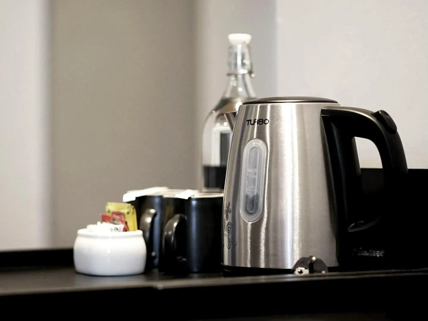 Spot 43 Cafe and Hotel