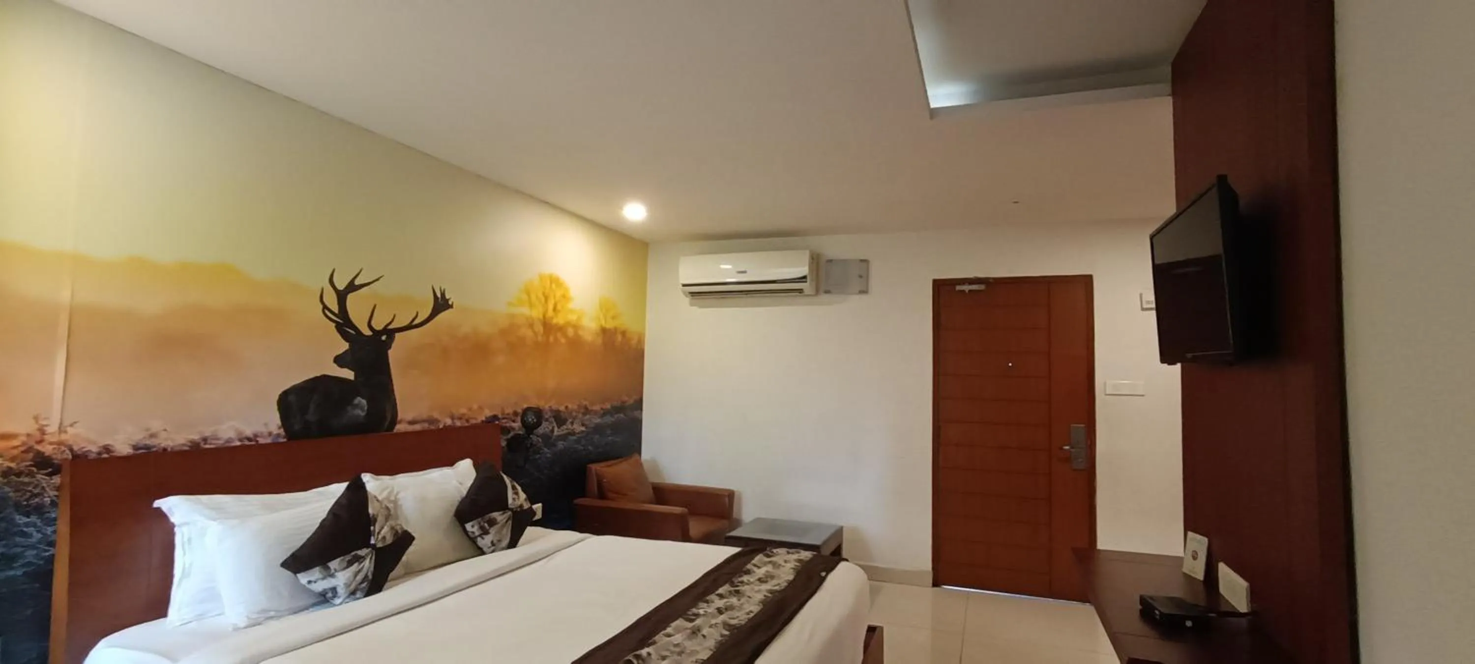 Bedroom, Bed in Mrugavani Resort & Spa