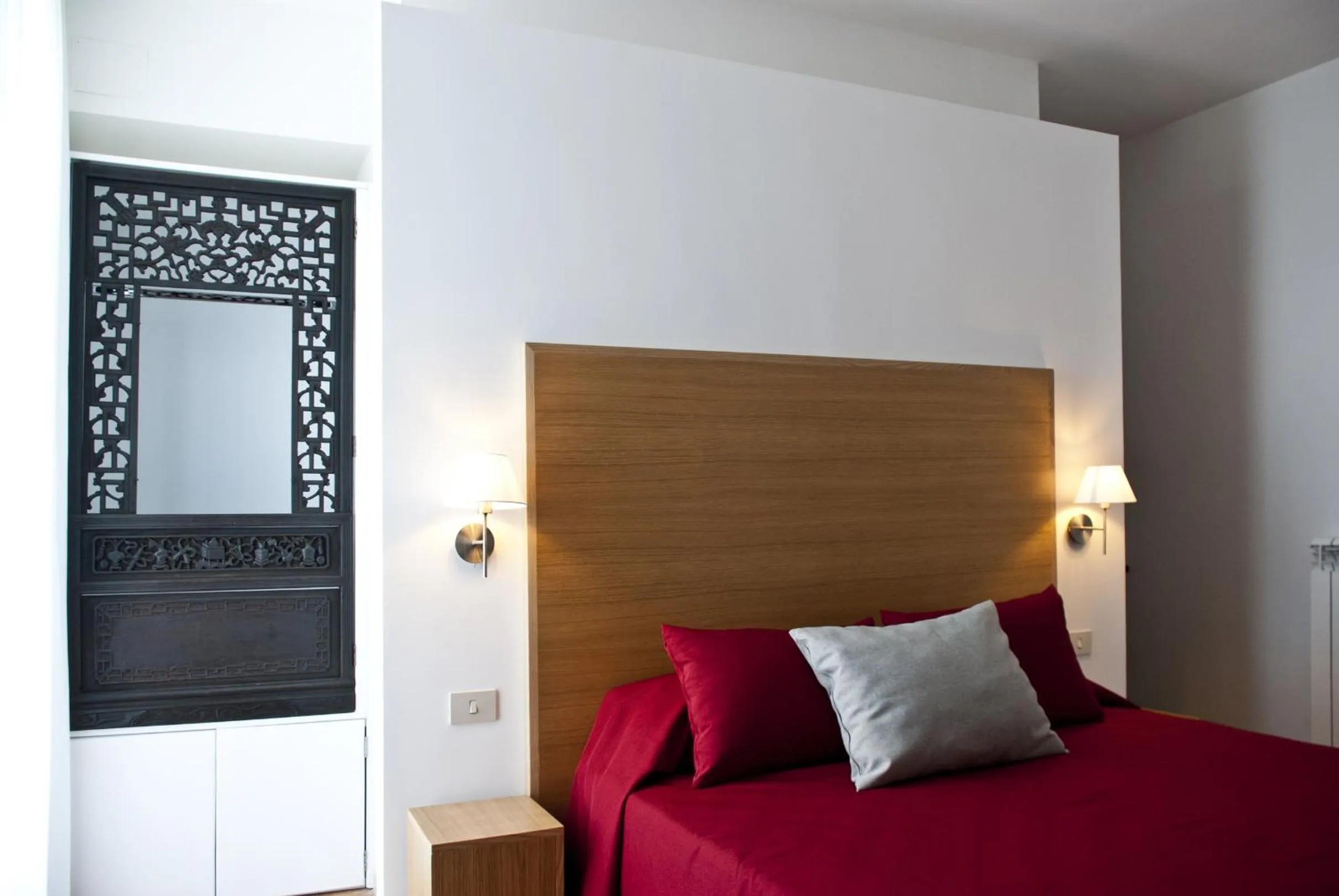 Photo of the whole room, Bed in Nisí