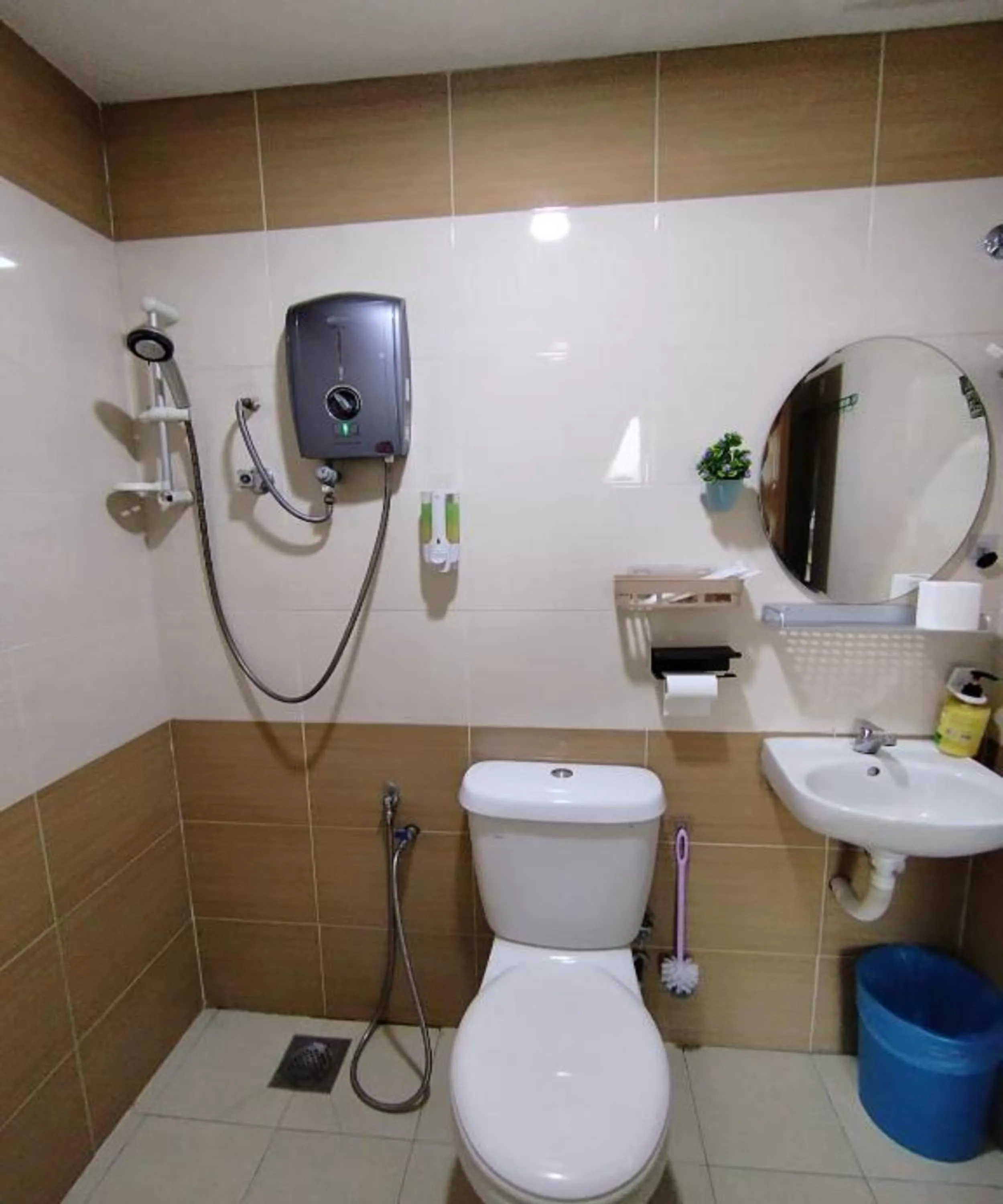 Bathroom in Dancenter Seremban 2 Near SnowLim Wonderland