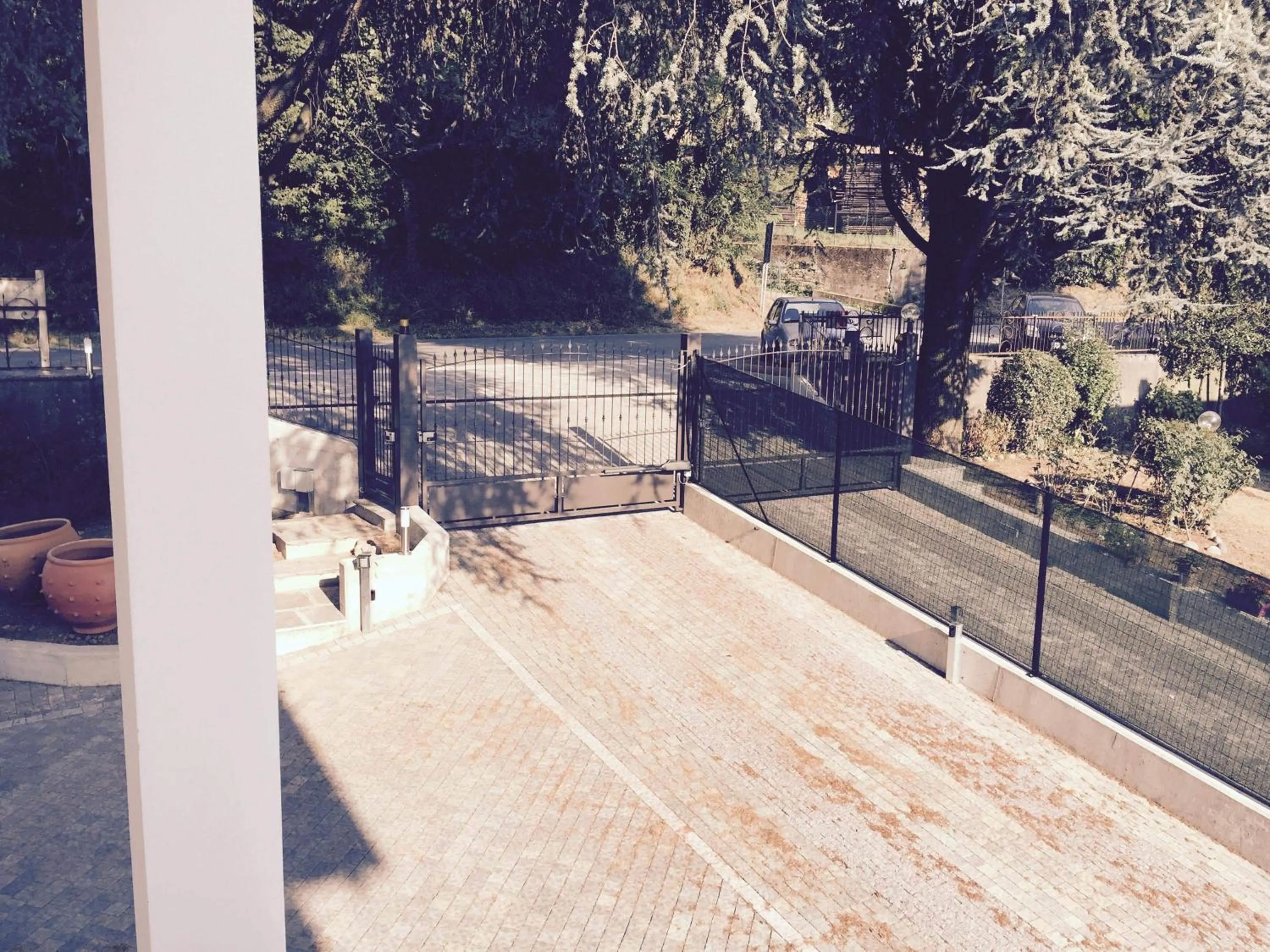 Facade/entrance in La Villa Bianca Guest house