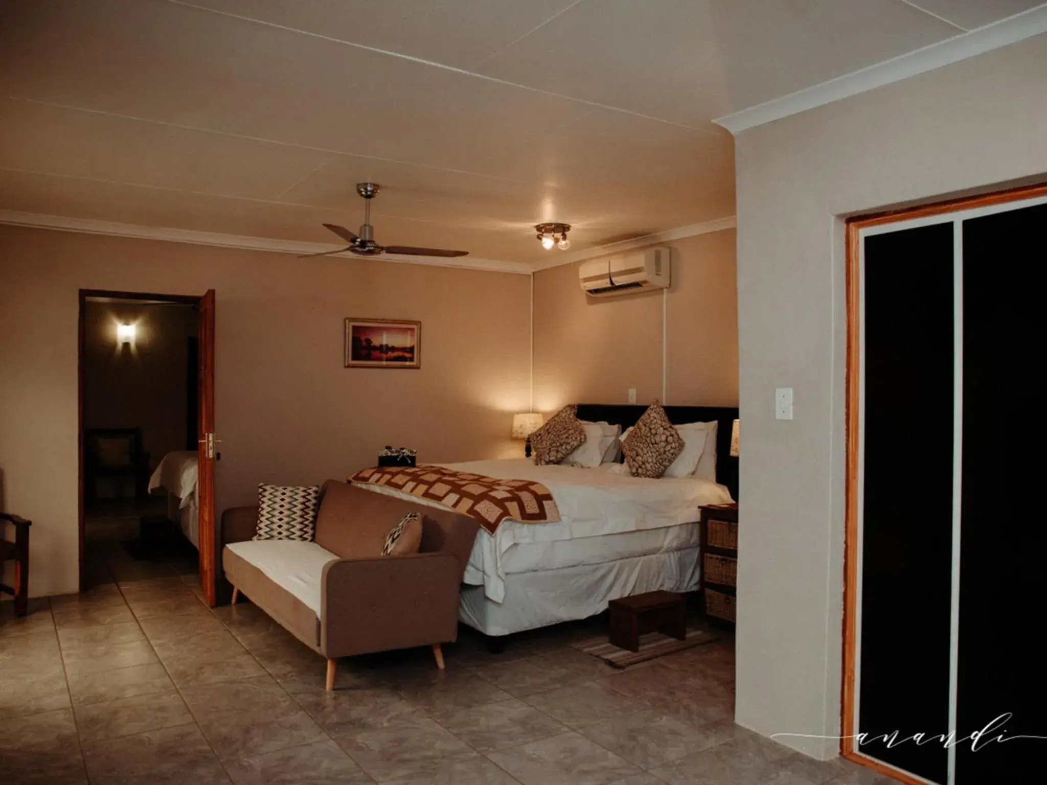 Photo of the whole room, Bed in Foreva Wild Photo of the whole room, Bed in Foreva Wild