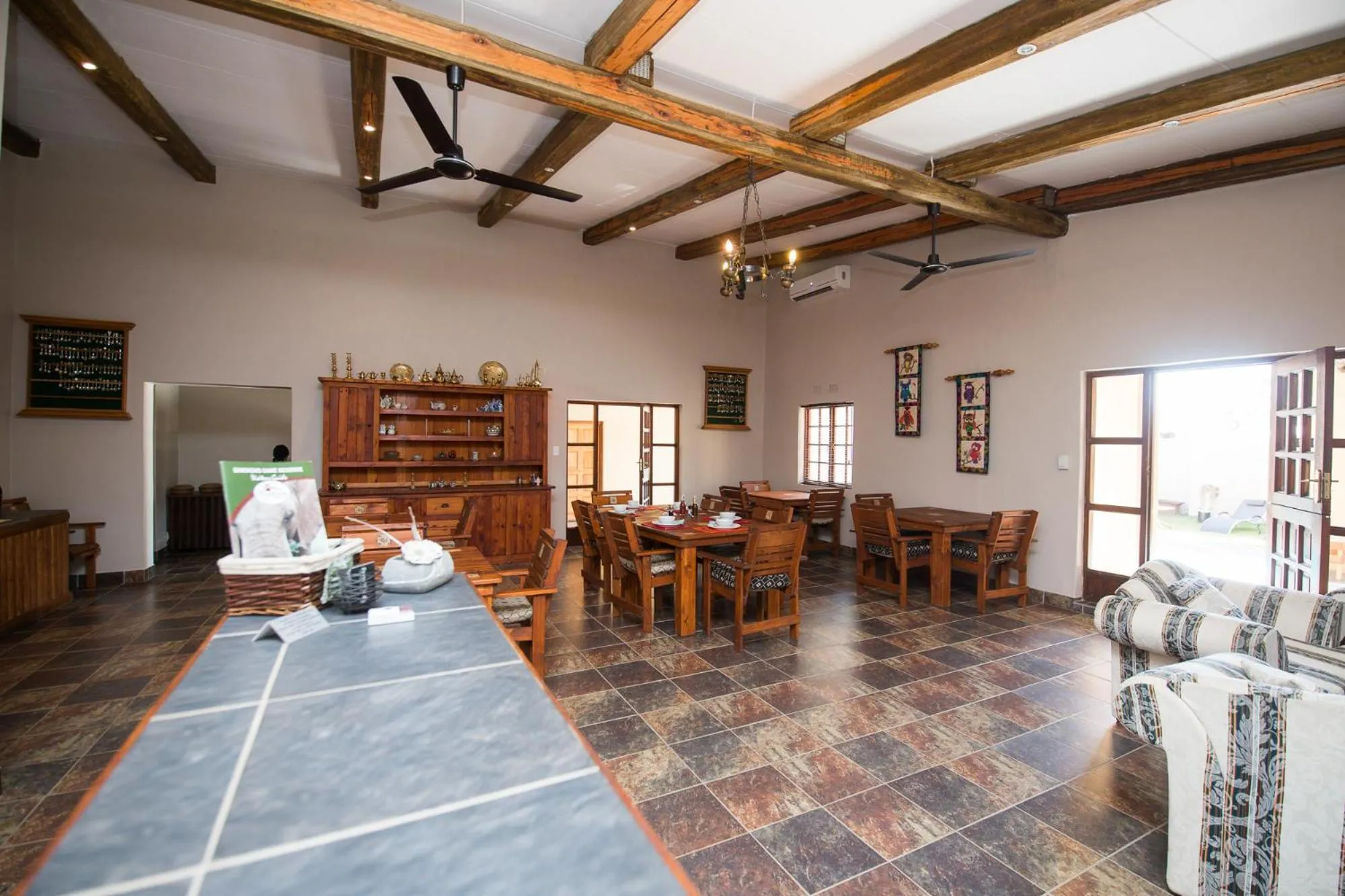 Restaurant/places to eat in Foreva Wild