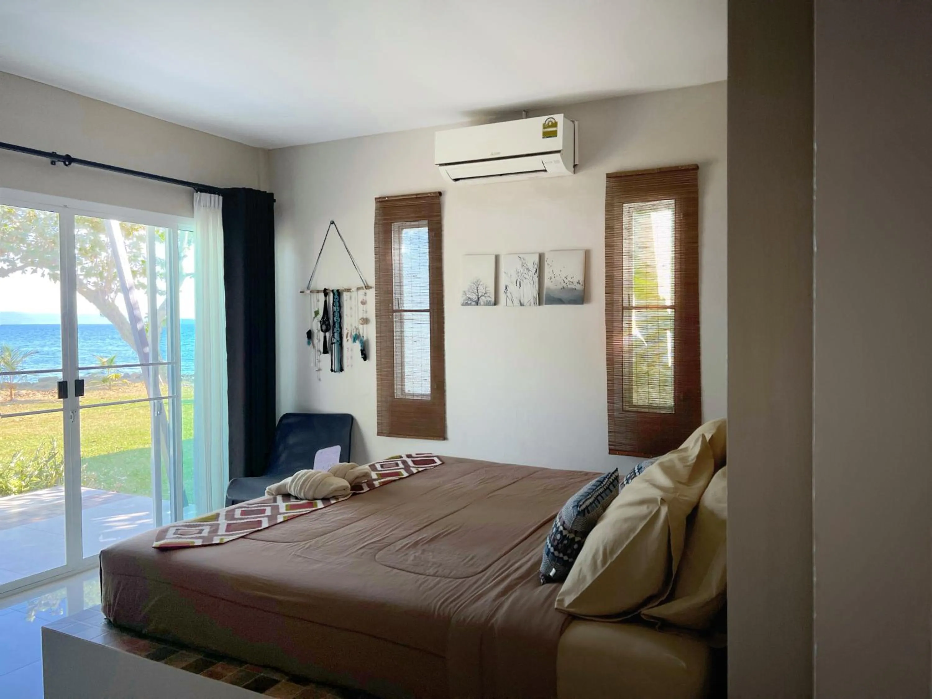 Bedroom, Bed in Ta-Lay Time KohMak