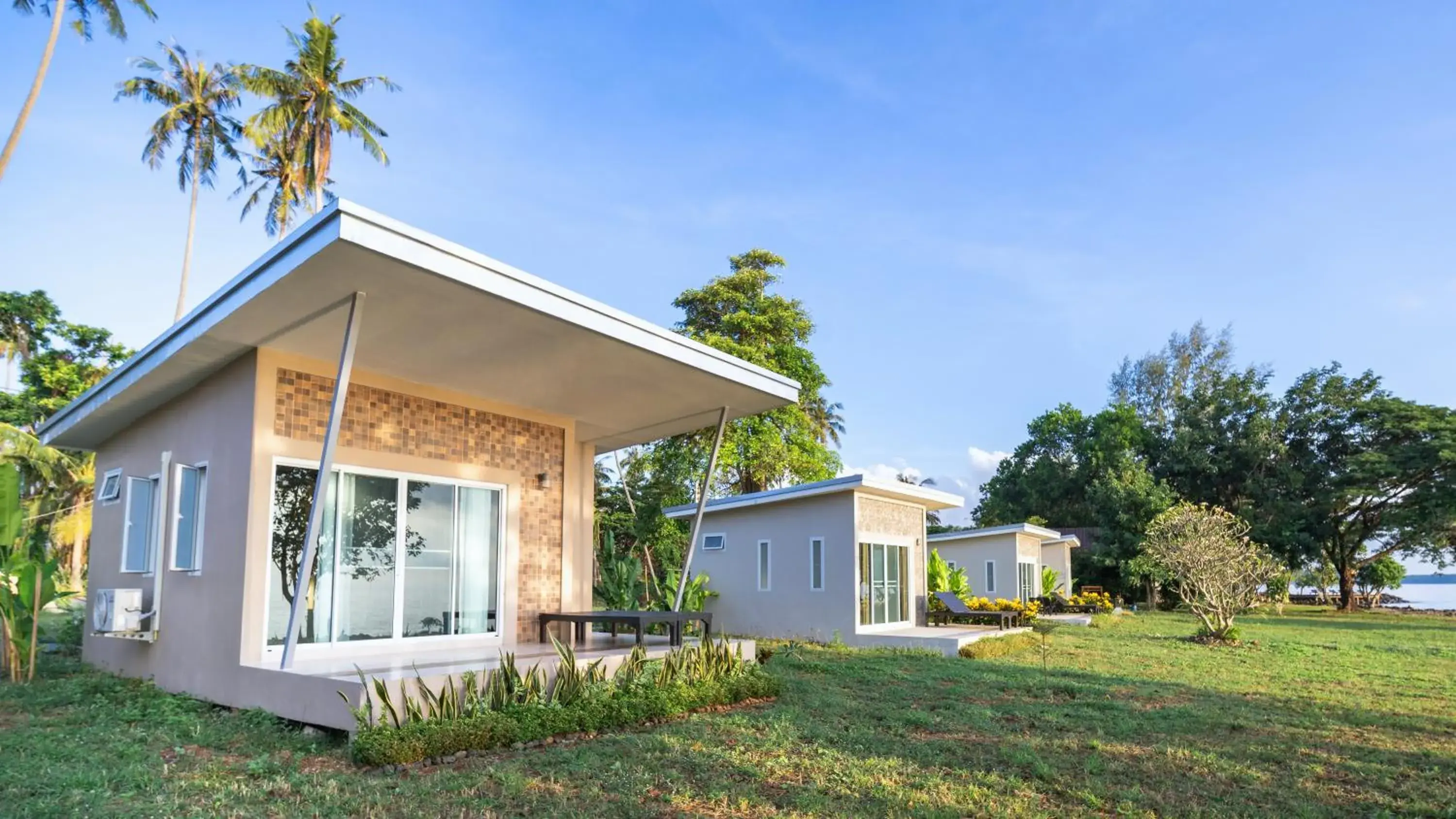 Property building in Ta-Lay Time KohMak Property building in Ta-Lay Time KohMak