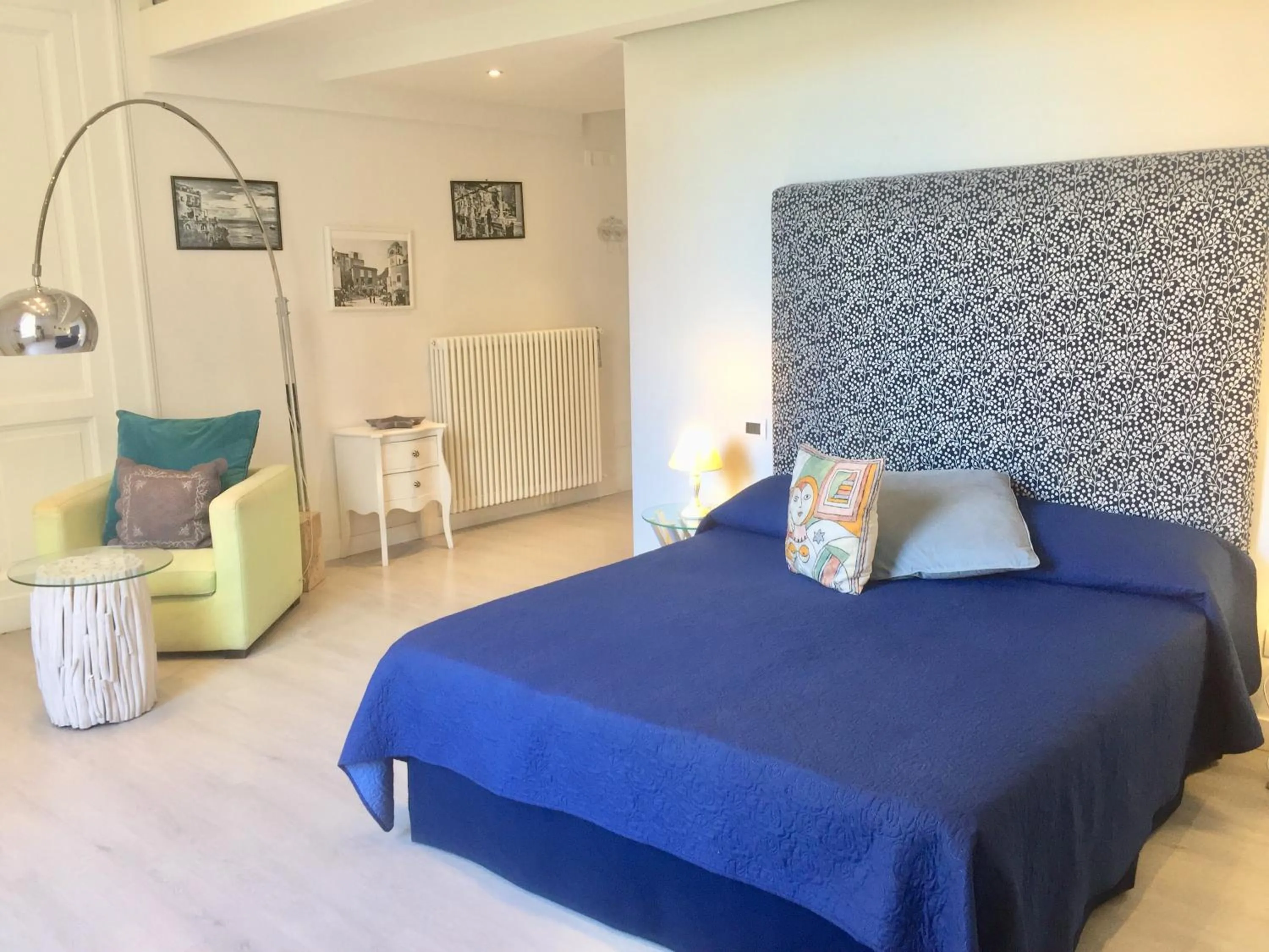 Bed in B&B Neapolis Bellini