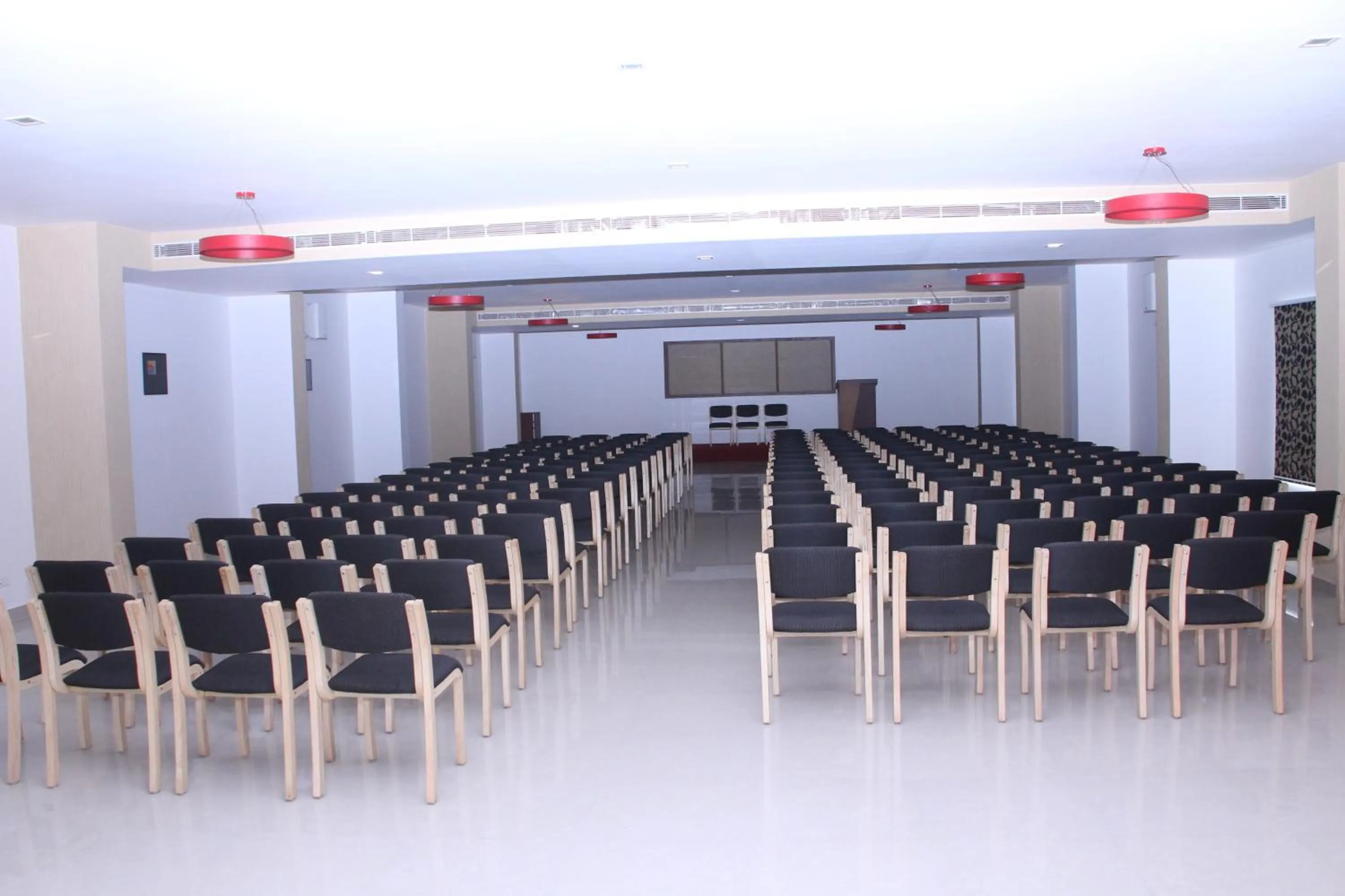 Meeting/conference room in Hotel Hills Park Pathanamthitta