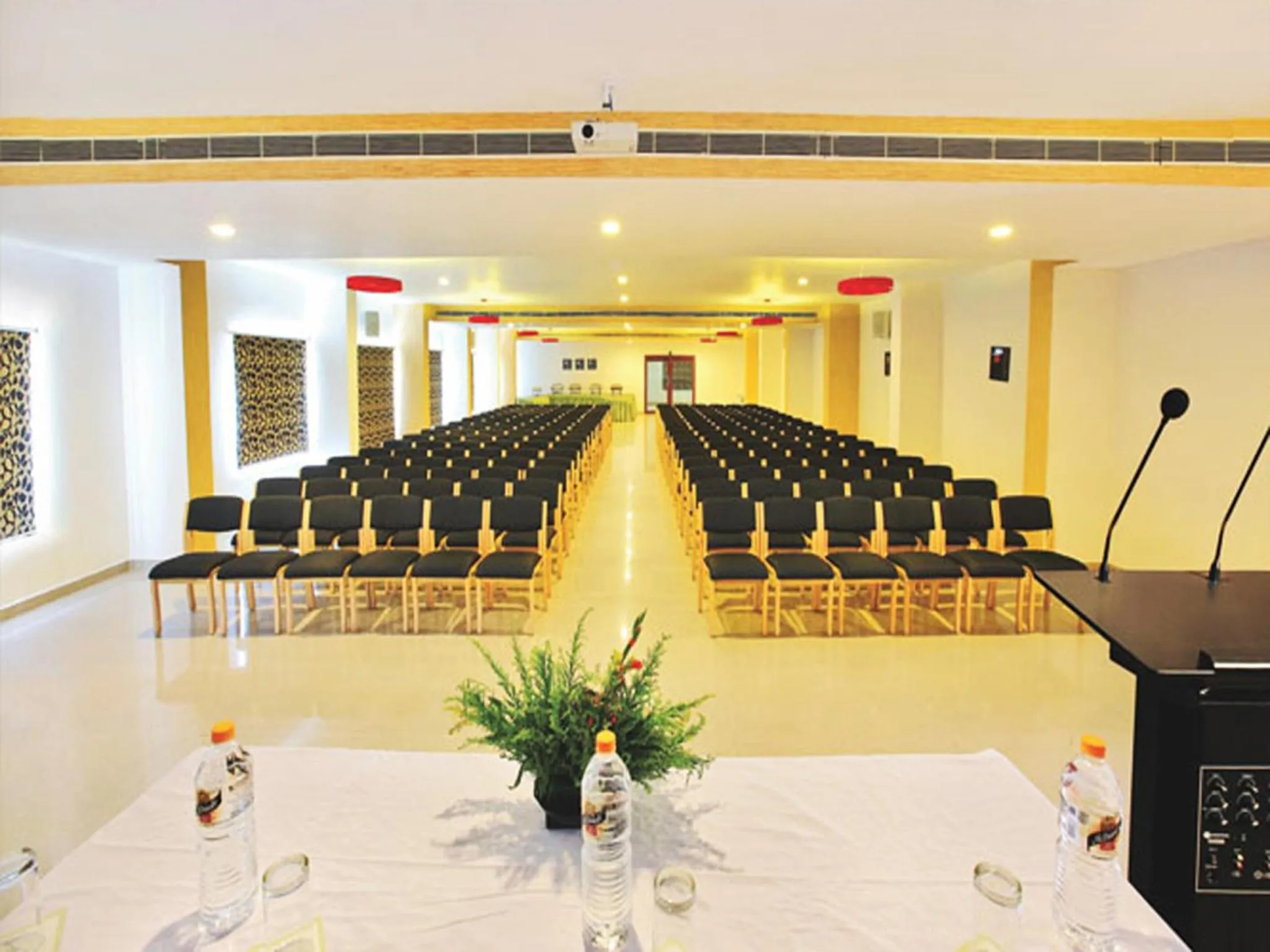 Meeting/conference room in Hotel Hills Park Pathanamthitta