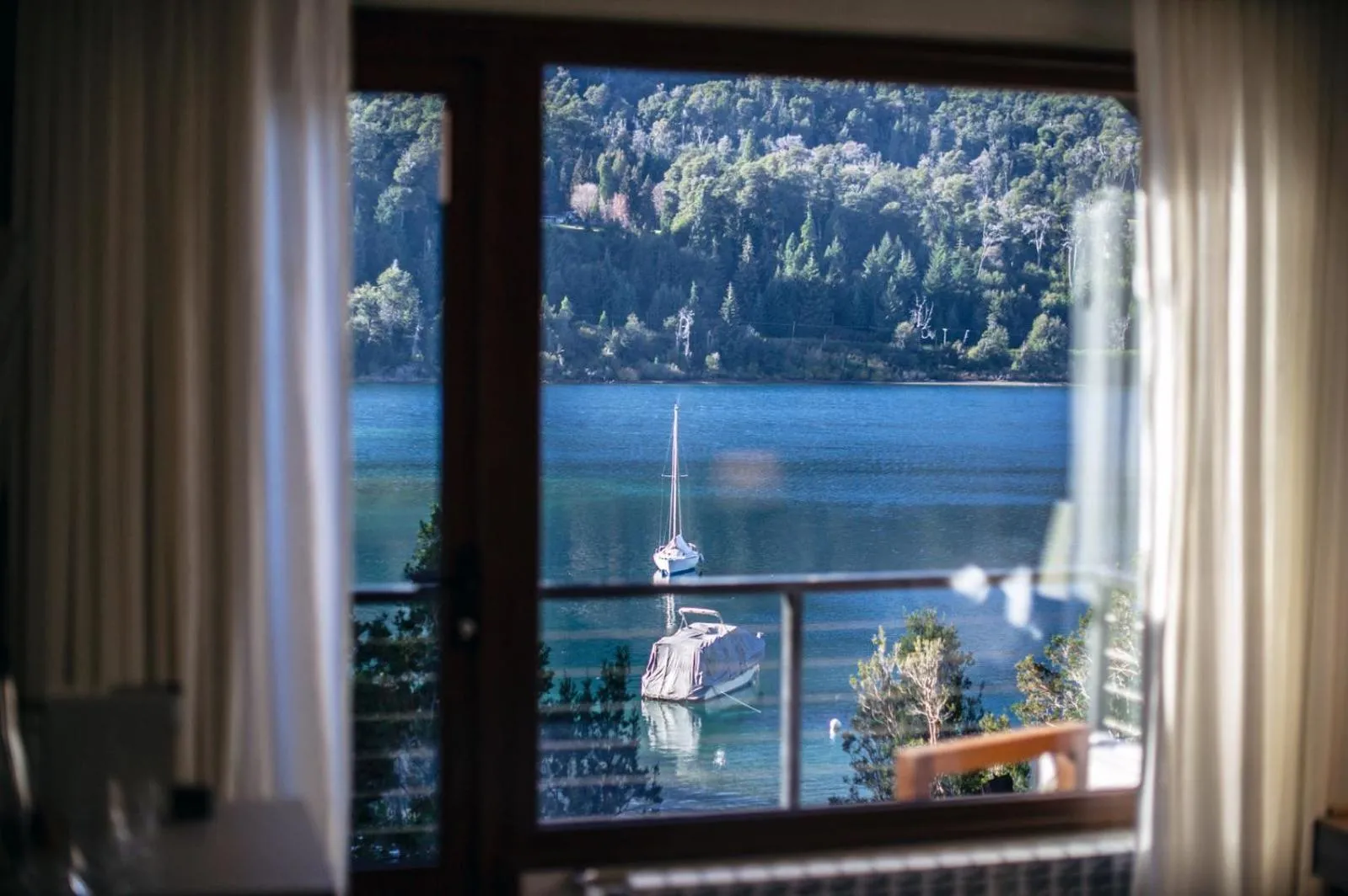 Lake view in Auria Angostura