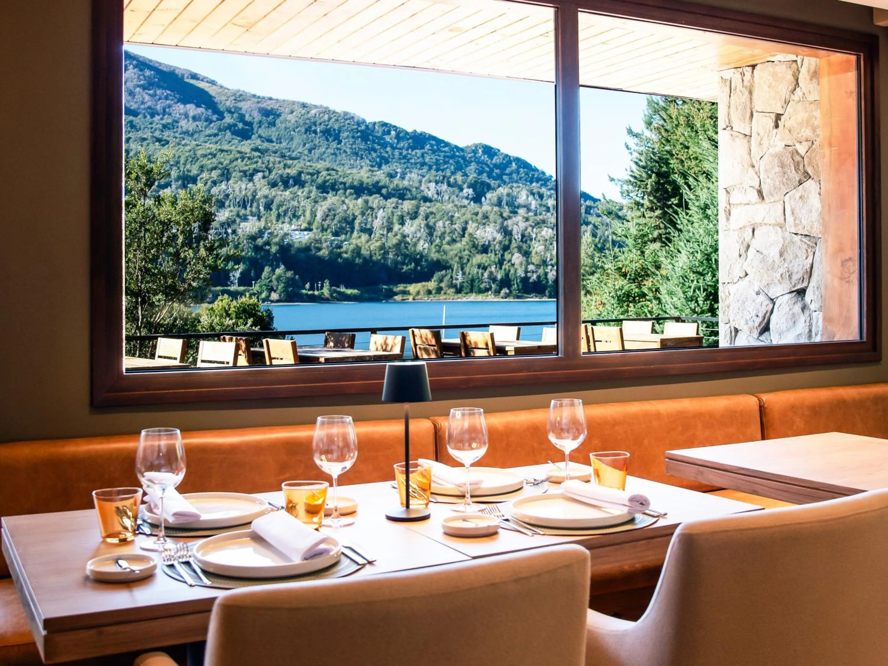 Restaurant/places to eat in Auria Angostura