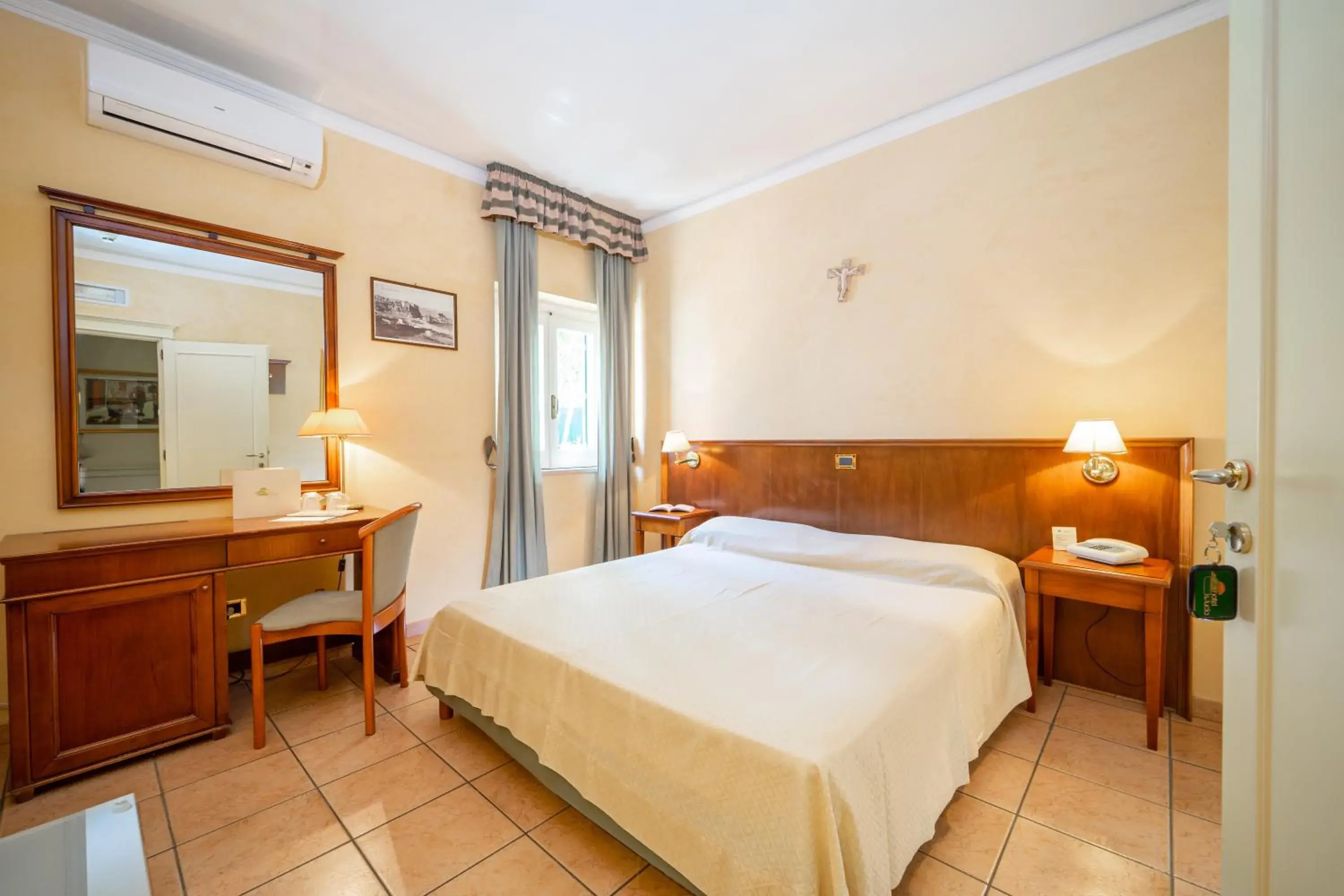Standard Double Room in Hotel Santa Lucia Standard Double Room in Hotel Santa Lucia