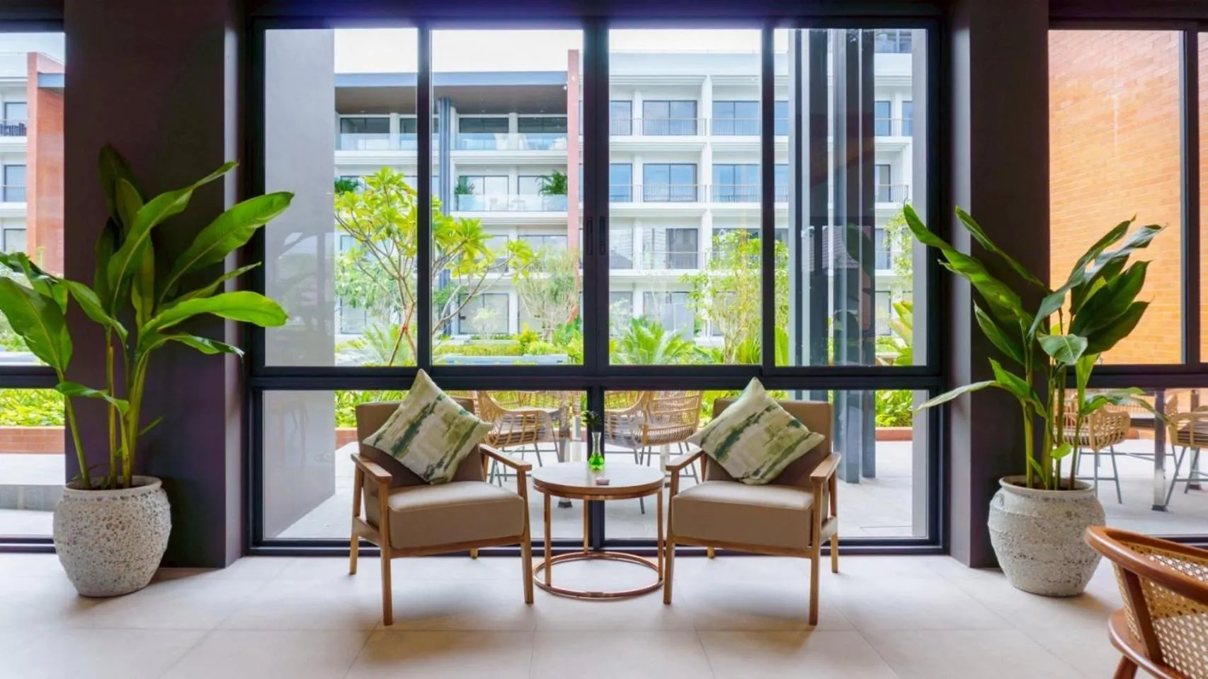 Restaurant/places to eat in Sunshine Prestige Resort and Spa