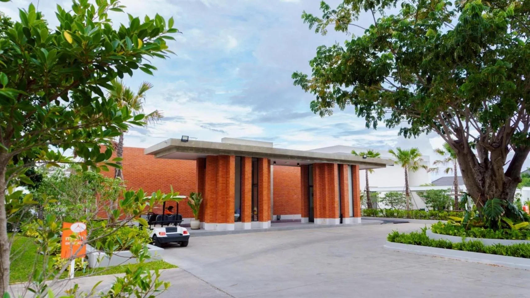 Facade/entrance in Sunshine Prestige Resort and Spa