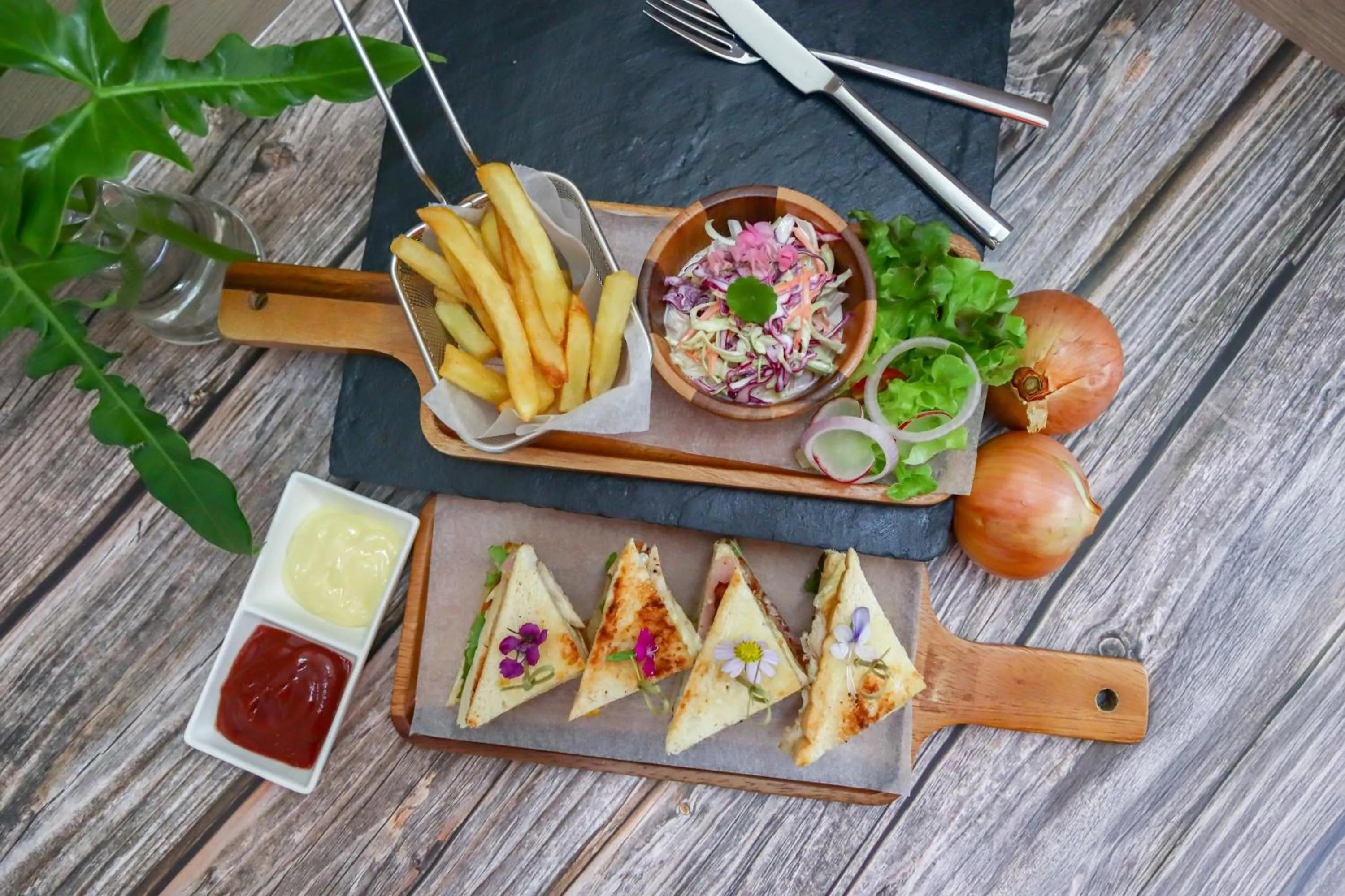 Food and drinks in Sunshine Prestige Resort and Spa