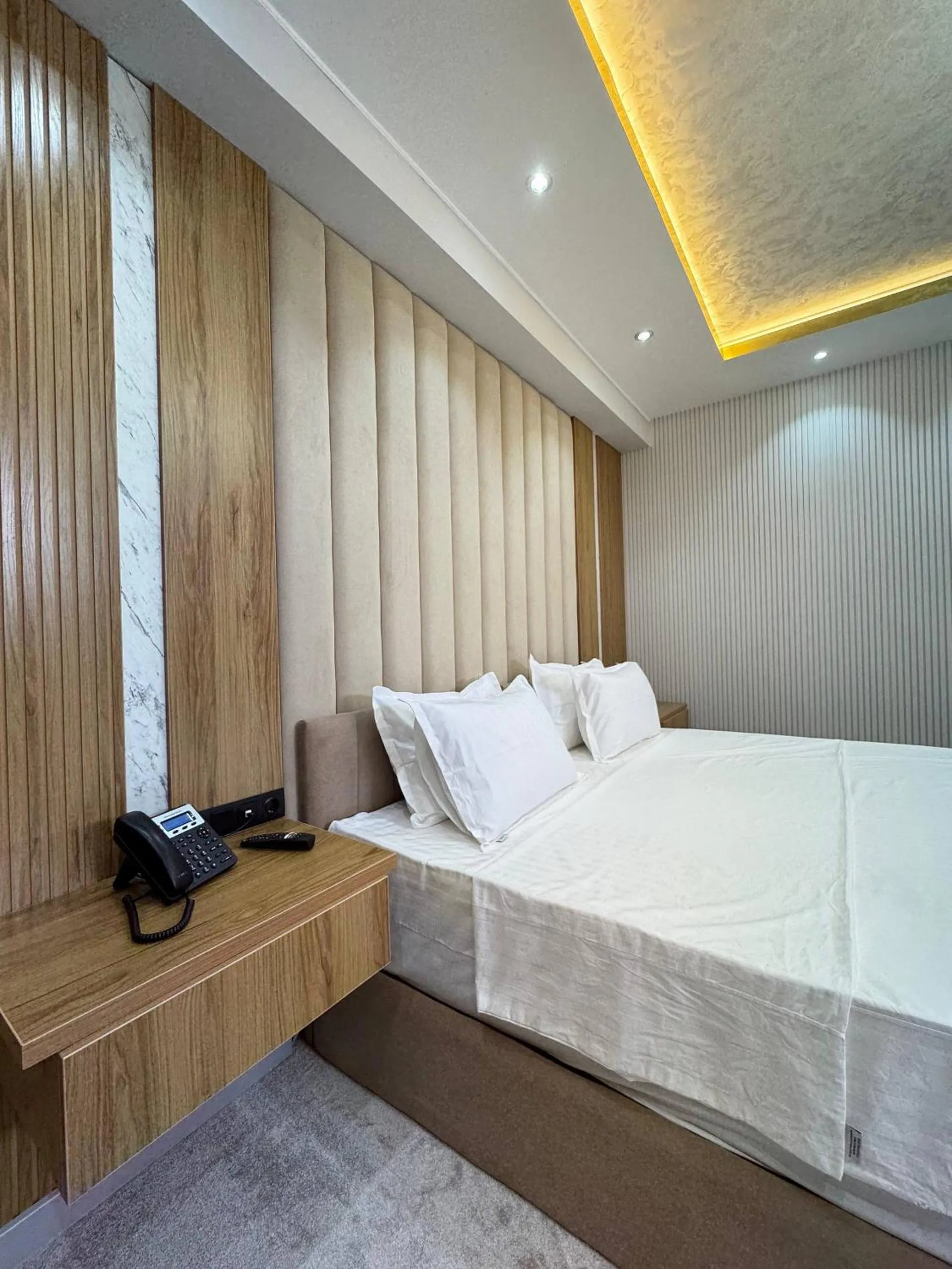 Photo of the whole room, Bed in Rich Land Hotel