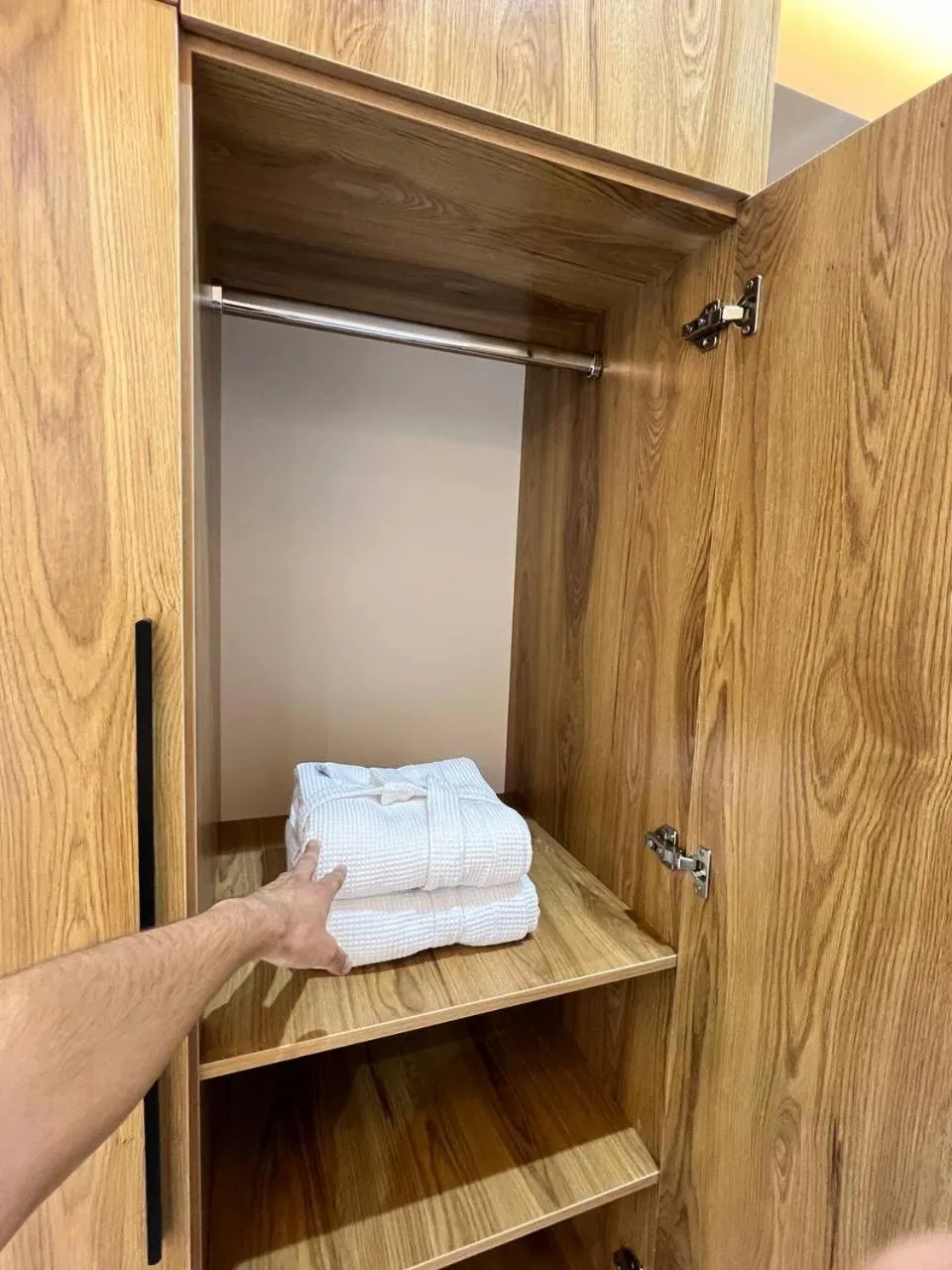 wardrobe, Bed in Rich Land Hotel