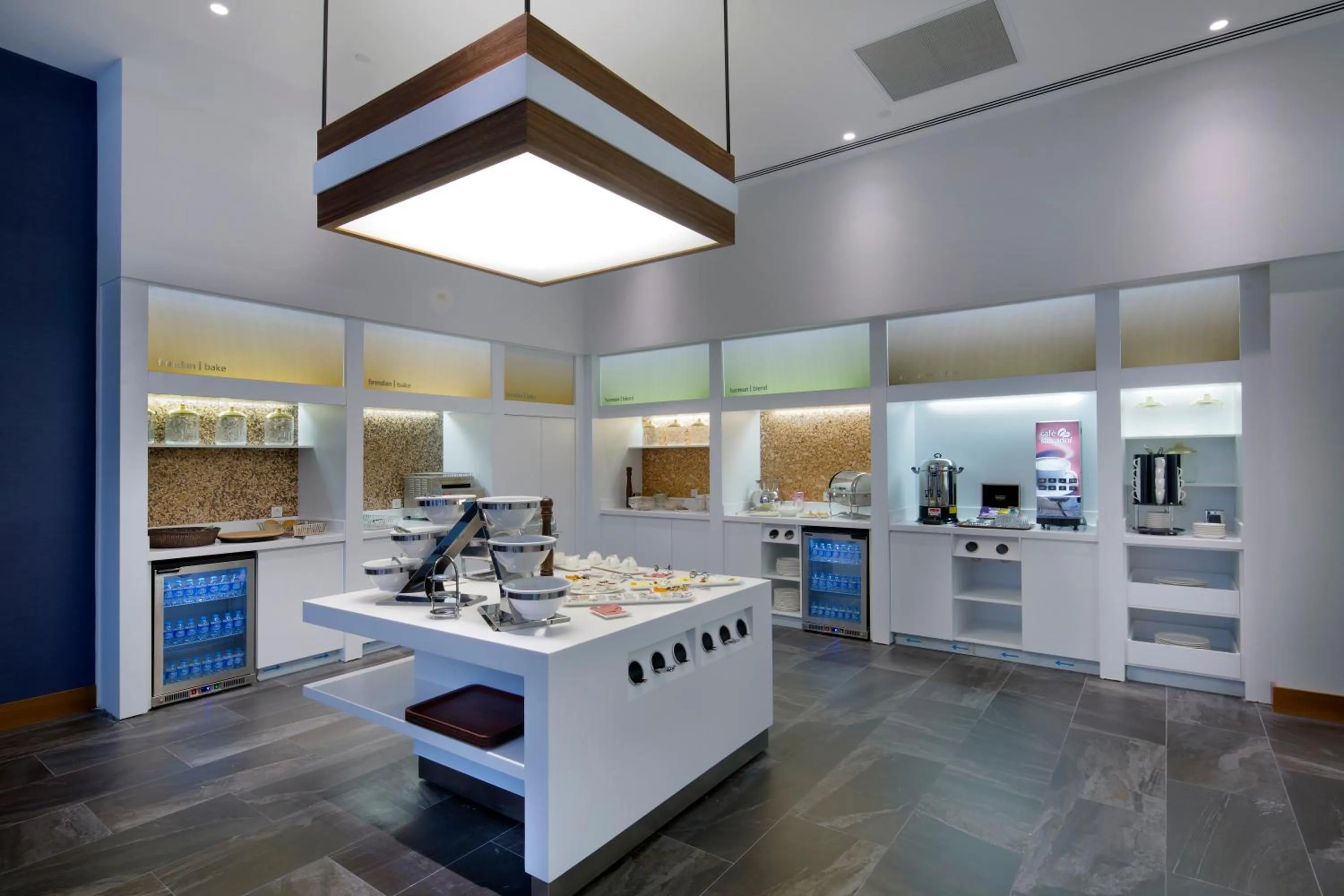 Restaurant/places to eat in Hampton By Hilton Kocaeli Symbol