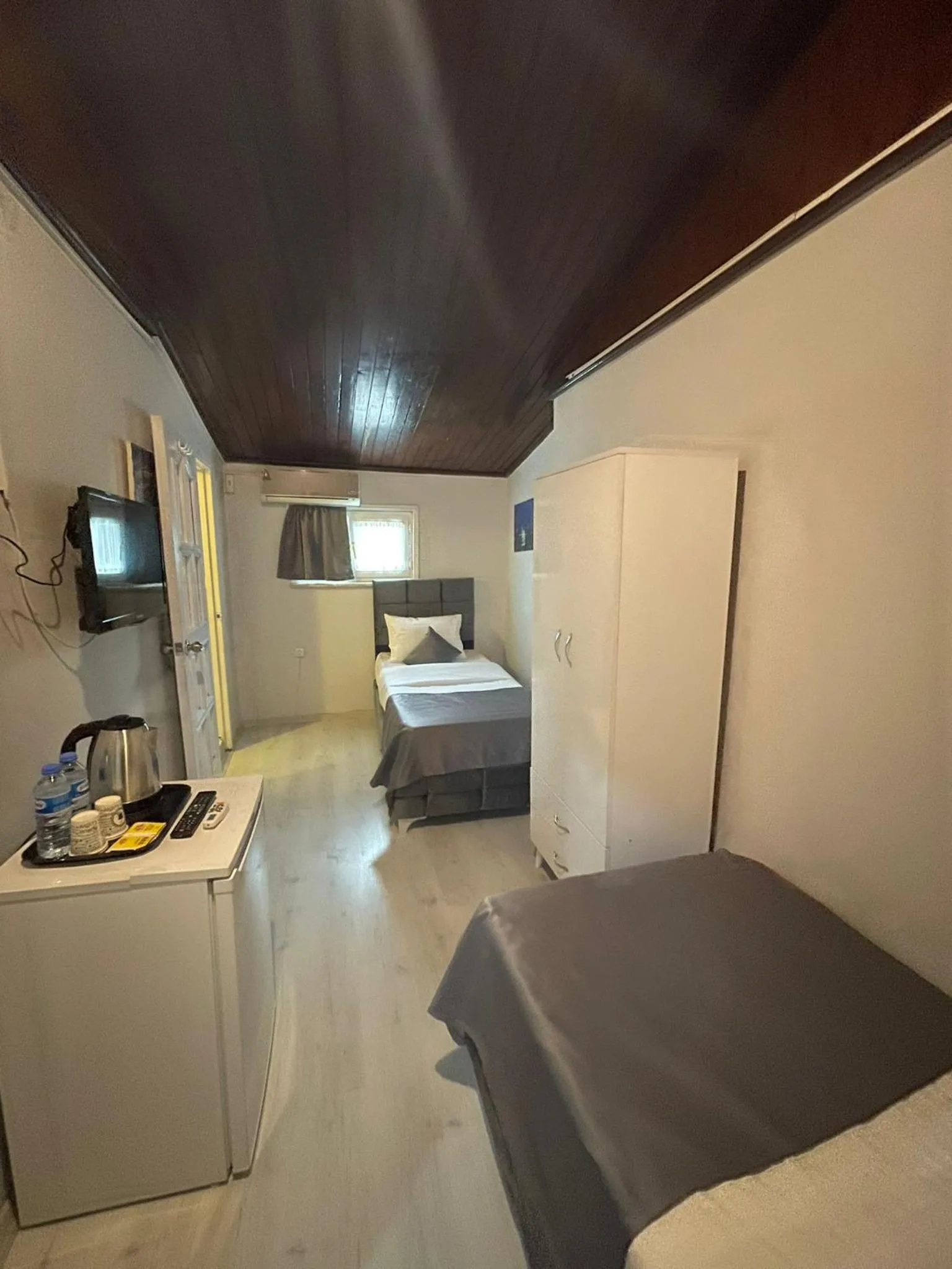 Photo of the whole room, Bed in Oldmile Palace Hotel