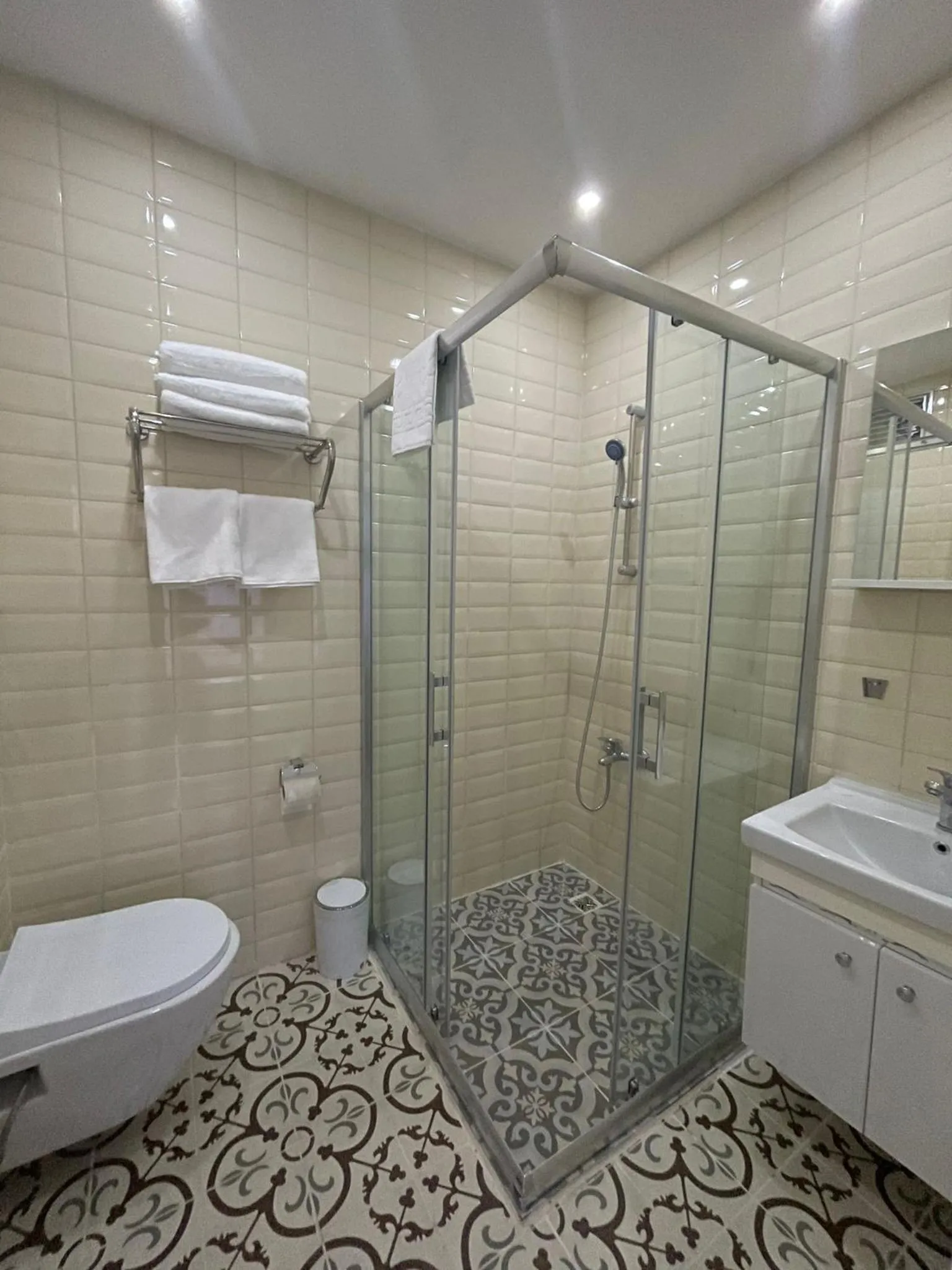 Bathroom in Oldmile Palace Hotel