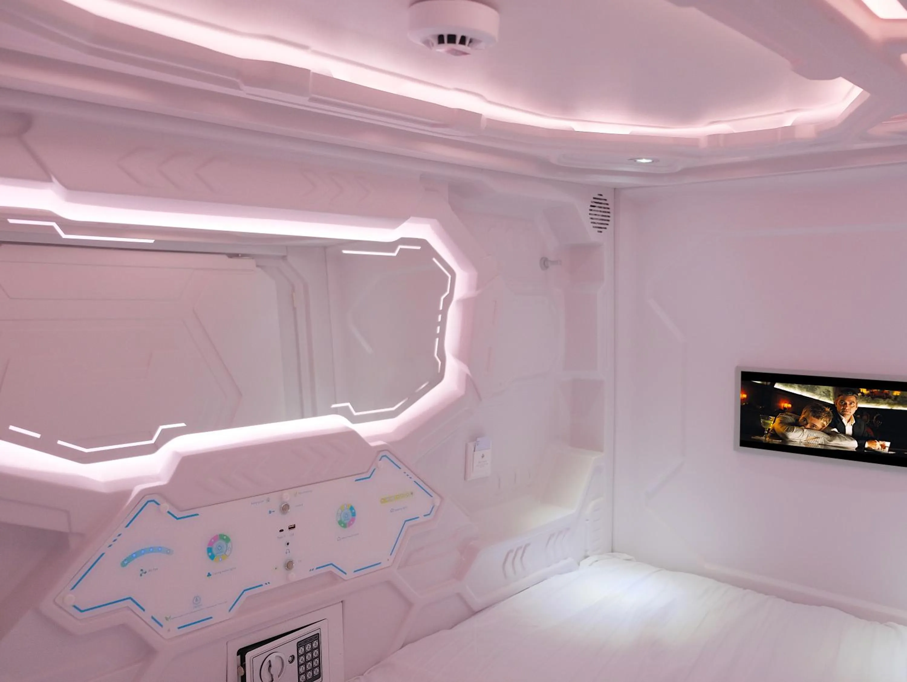 Bedroom in Capsule Hotel Happy lounge