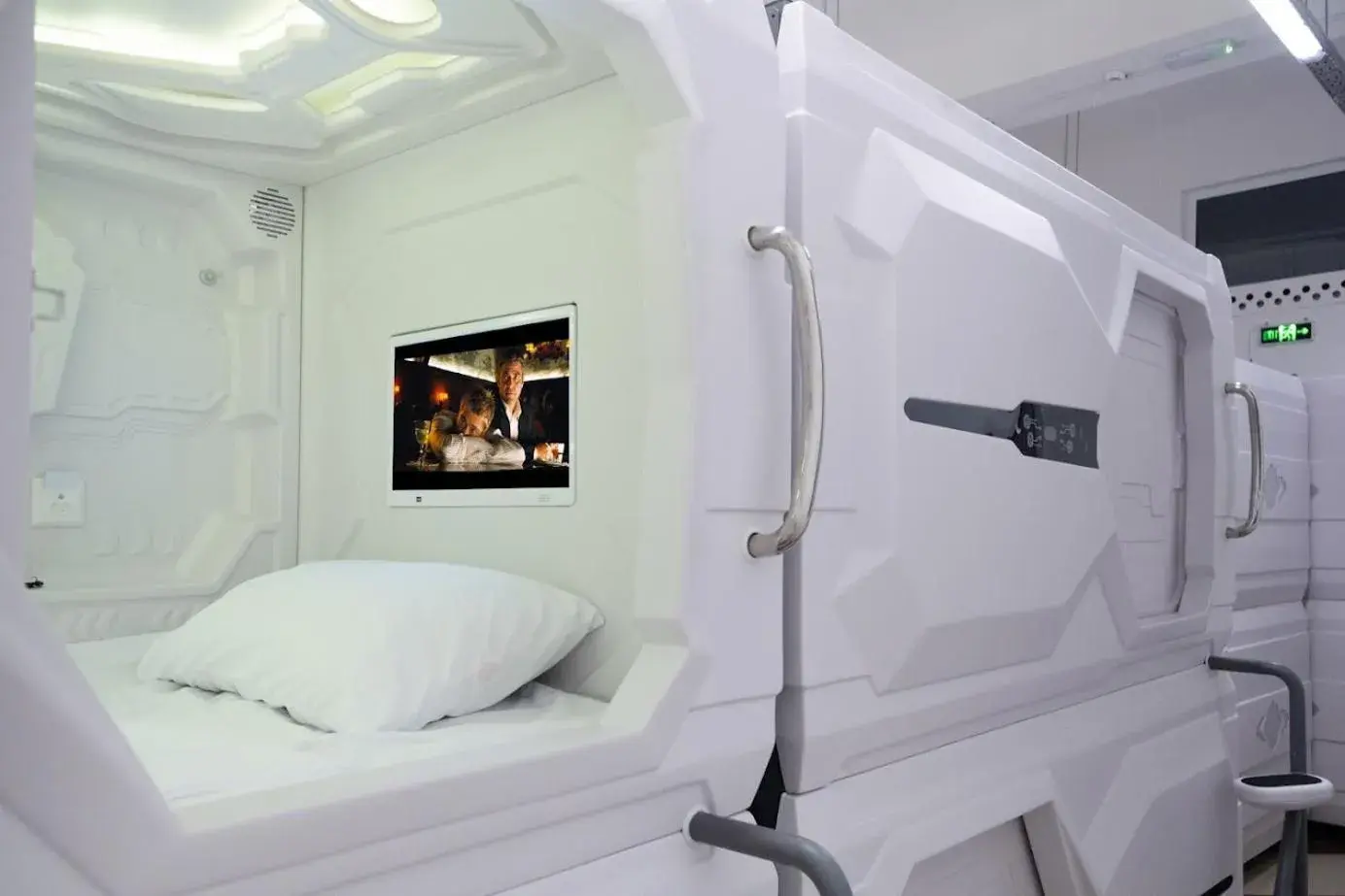 Single Room with Shared Bathroom - single occupancy in Capsule Hotel Happy lounge Single Room with Shared Bathroom - single occupancy in Capsule Hotel Happy lounge