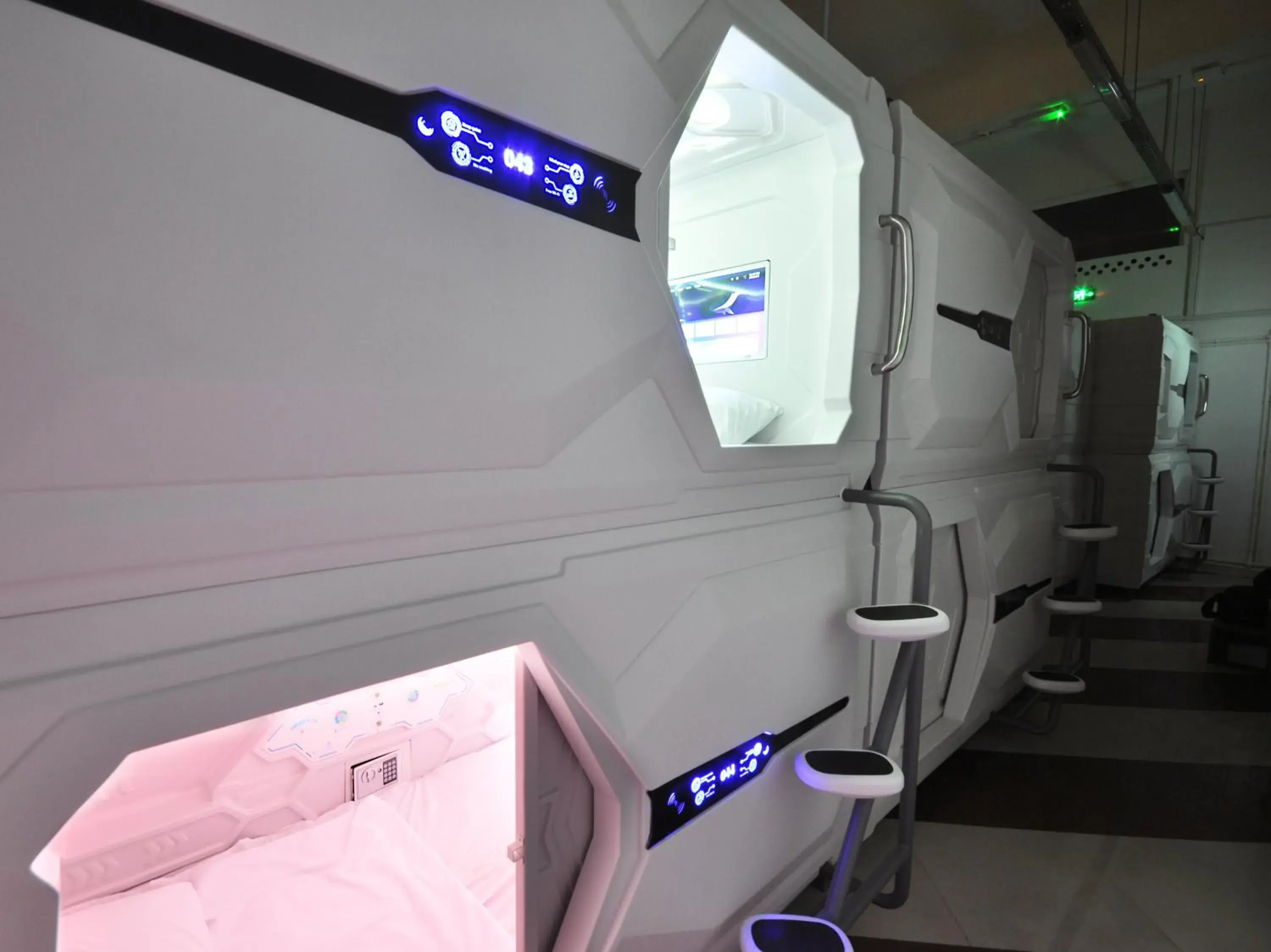 Capsule Hotel Happy lounge Capsule Hotel Happy lounge