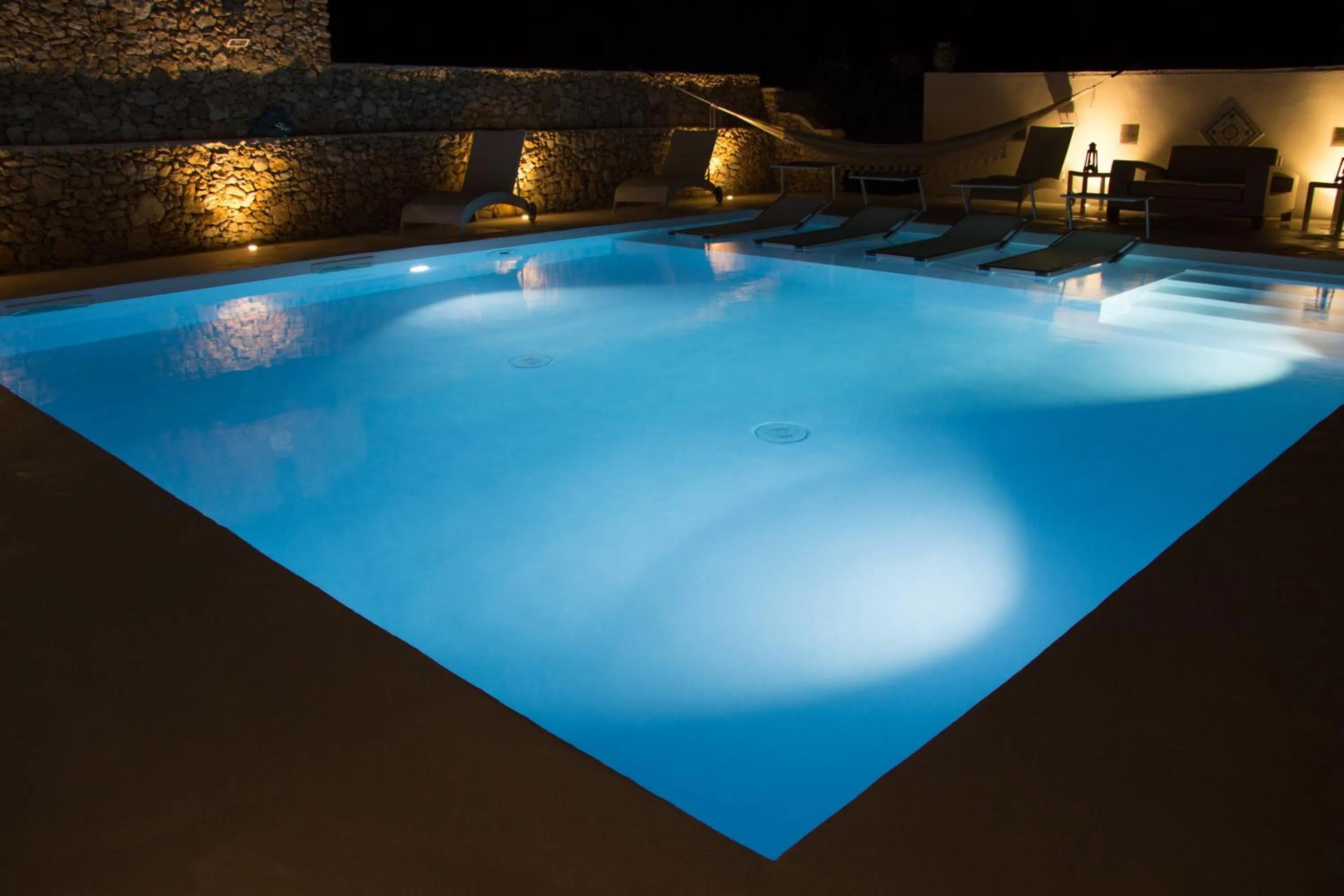 Swimming pool in Hotel Macondo