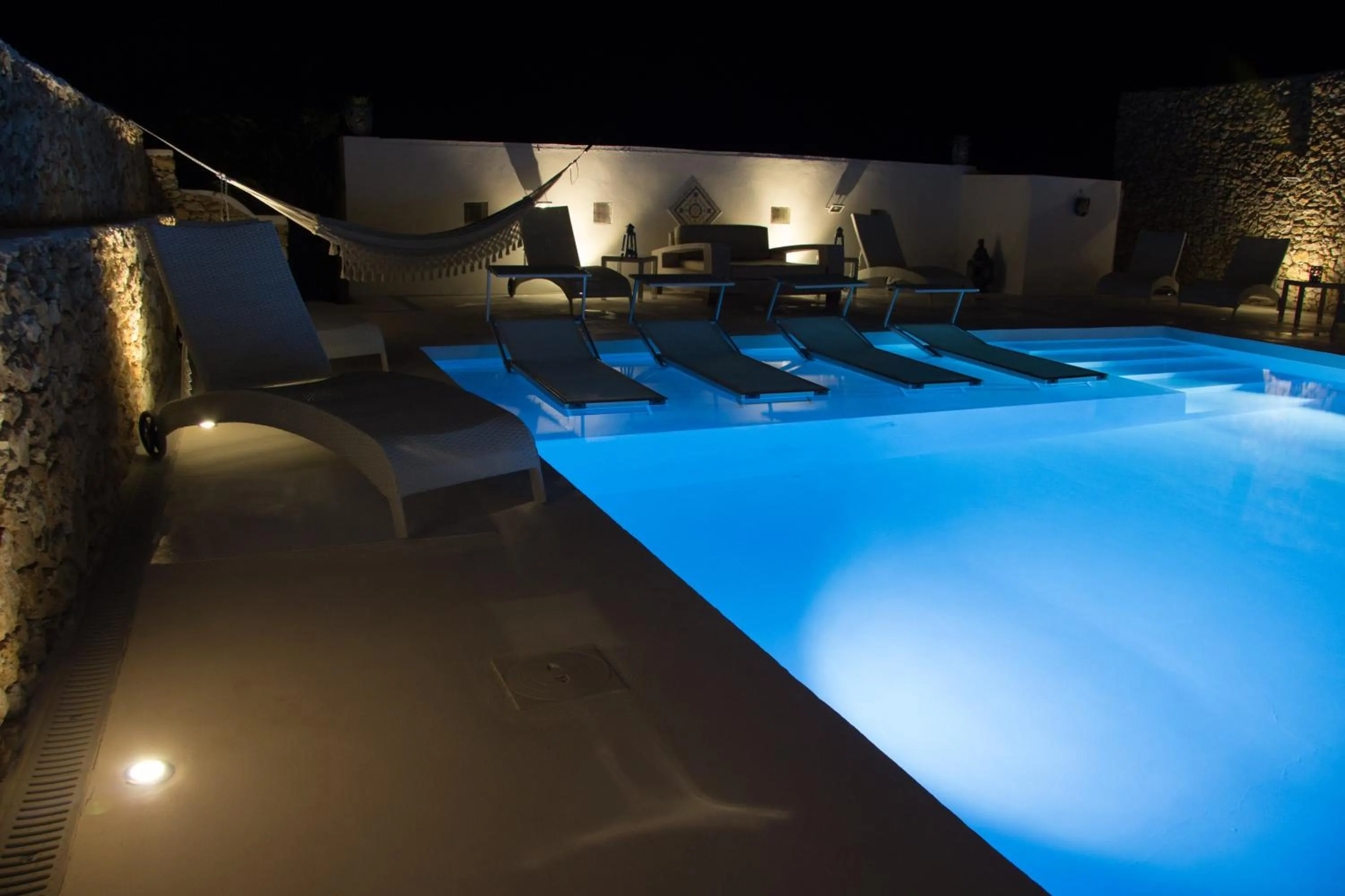 Swimming pool in Hotel Macondo