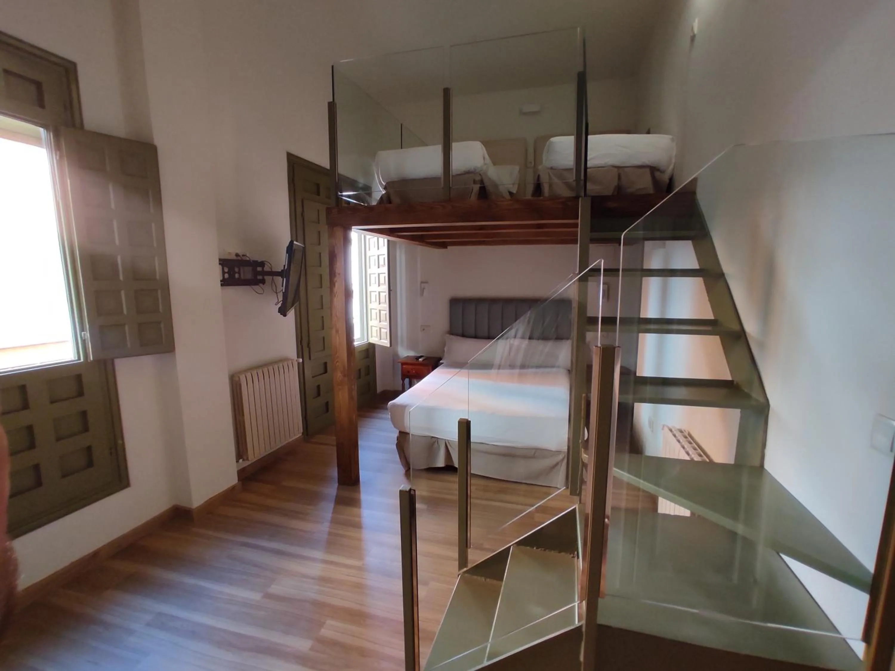 Bed in Hotel Leonor de Aquitania