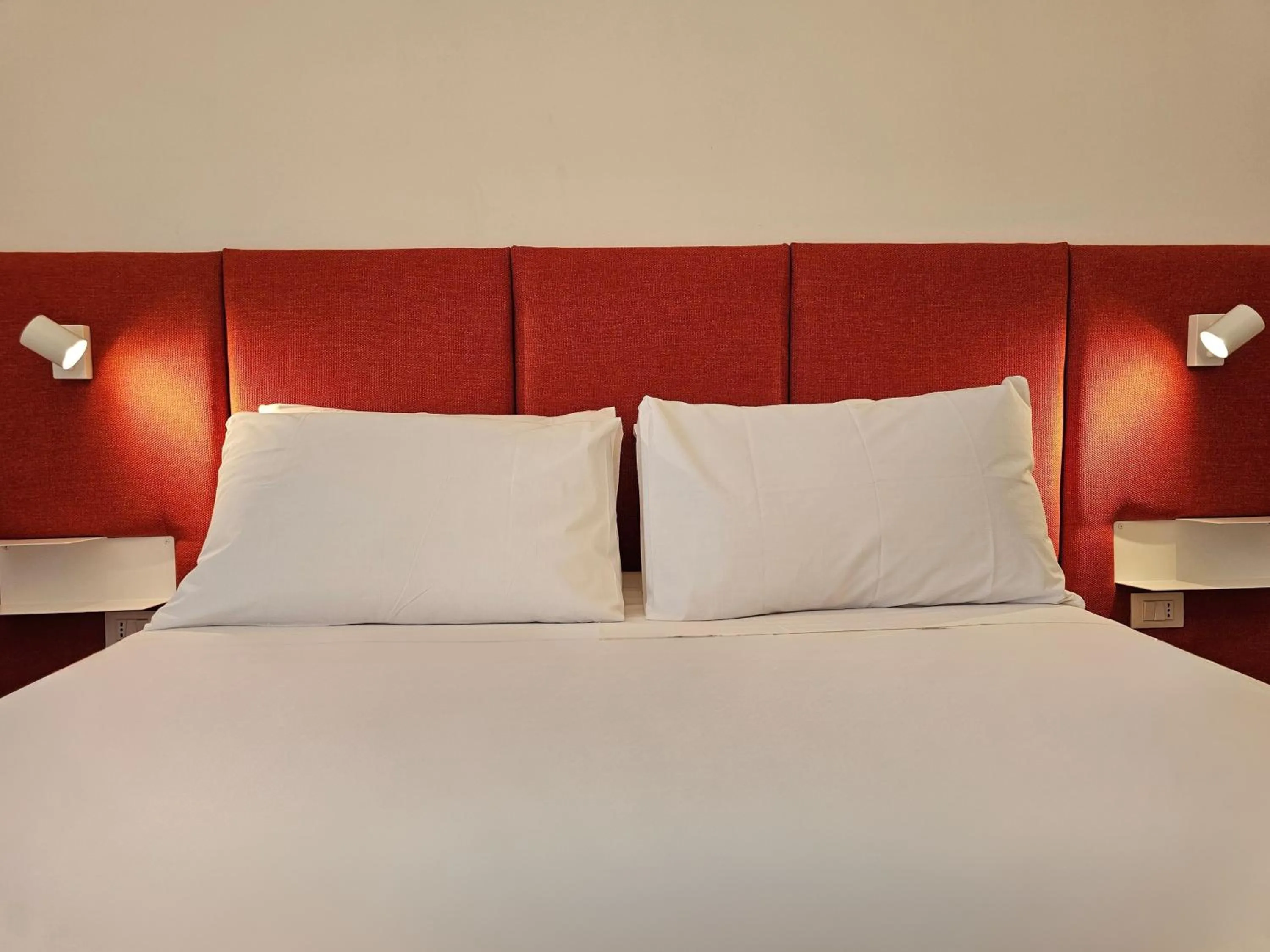 Bedroom, Bed in Dolce Dormire