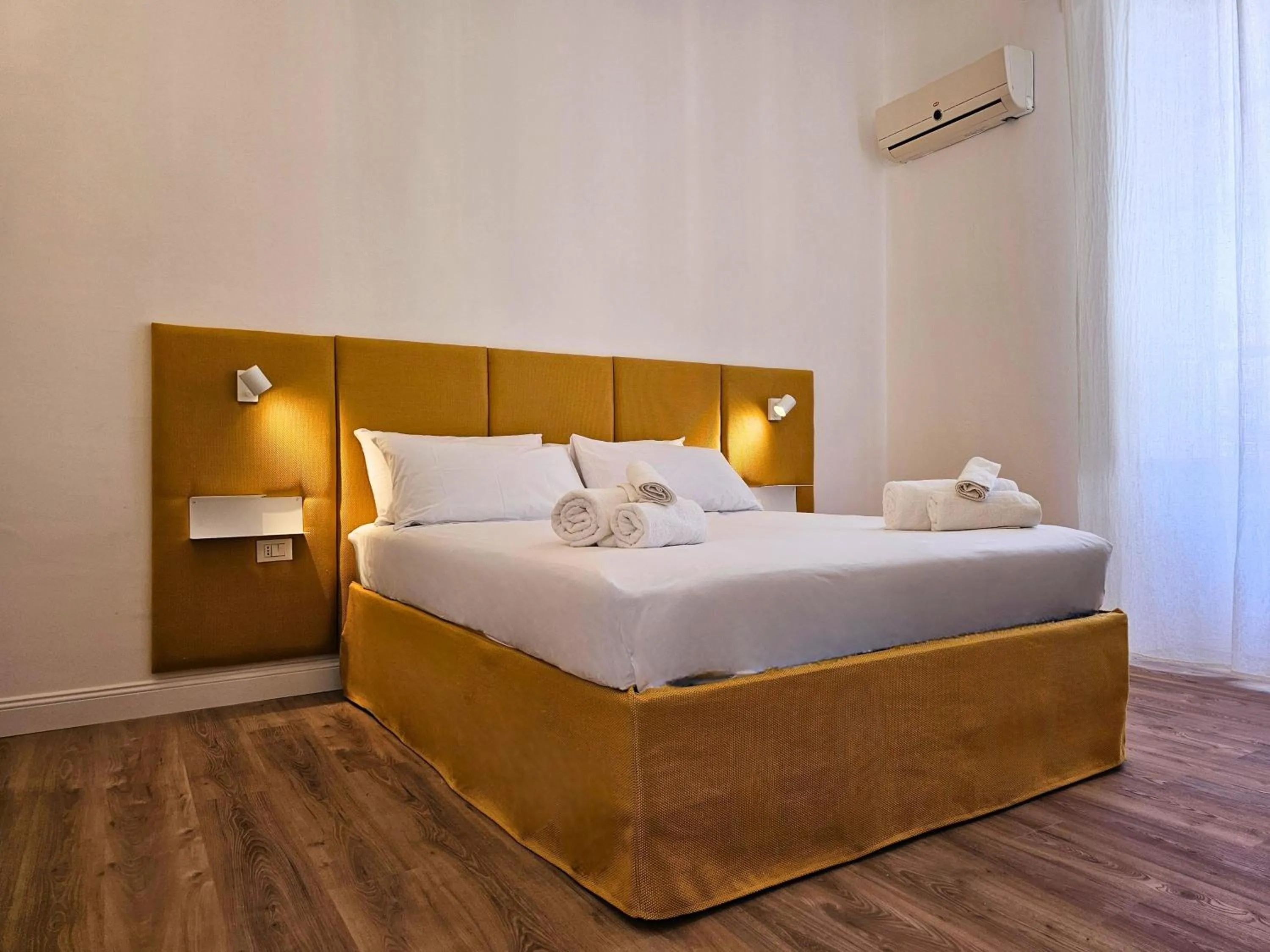 Bedroom, Bed in Dolce Dormire