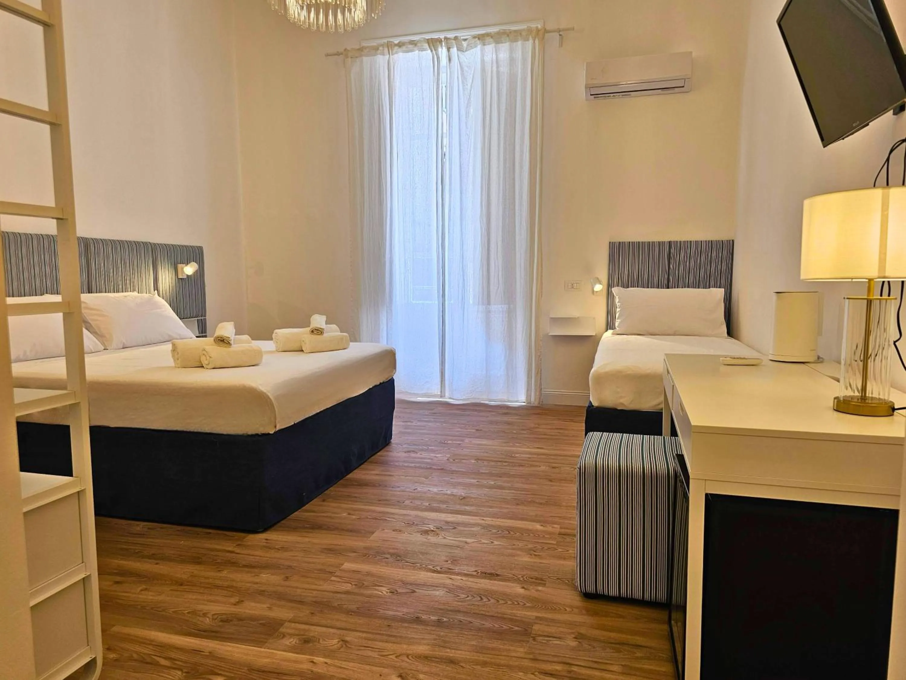 Bedroom, Bed in Dolce Dormire