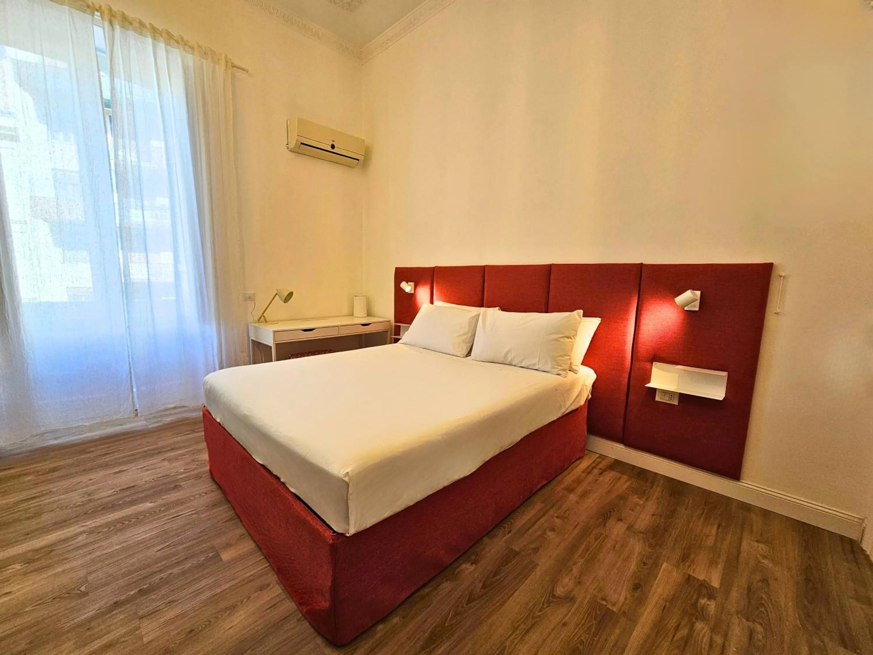 Bedroom, Bed in Dolce Dormire