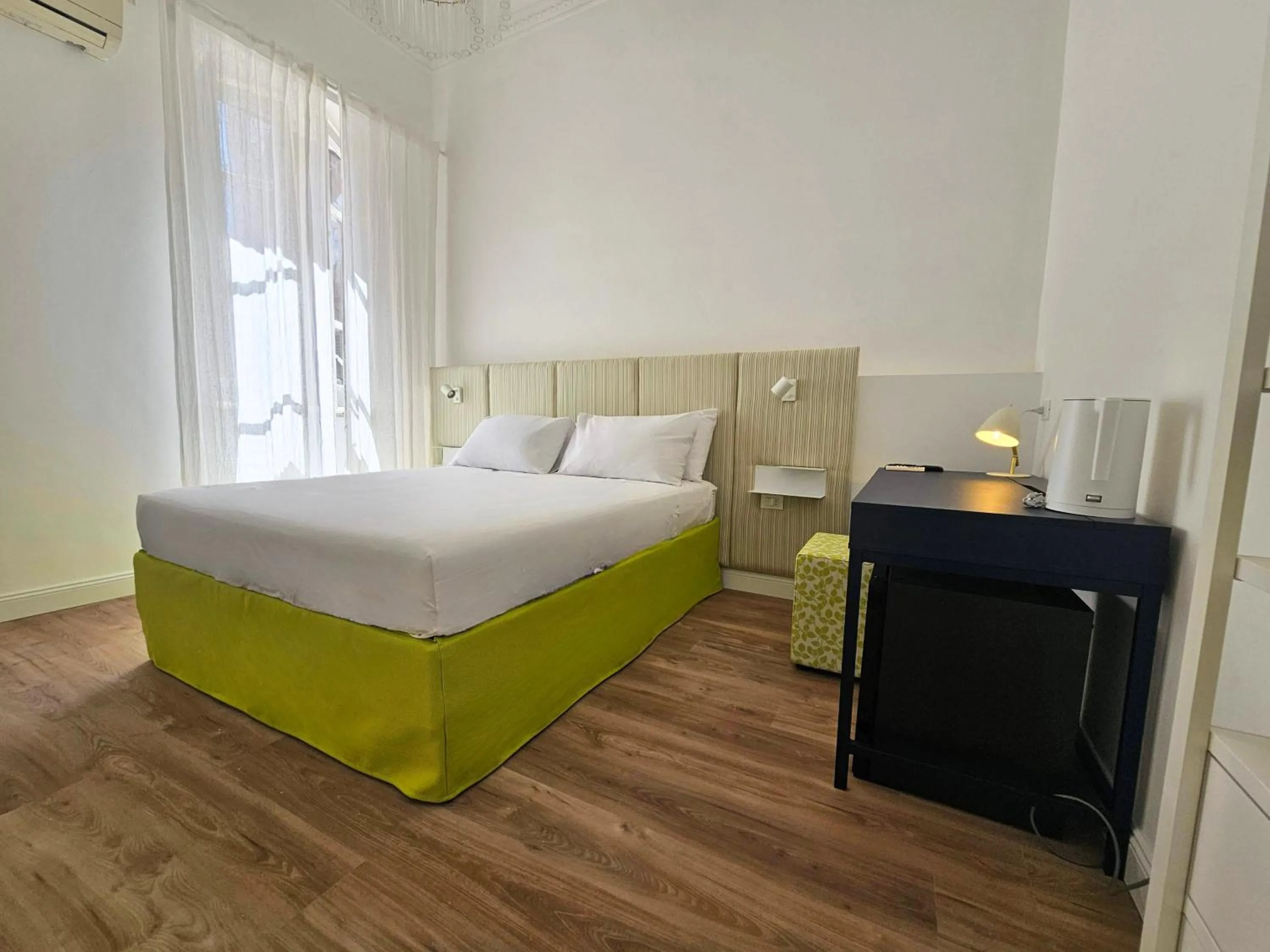 Bedroom, Bed in Dolce Dormire