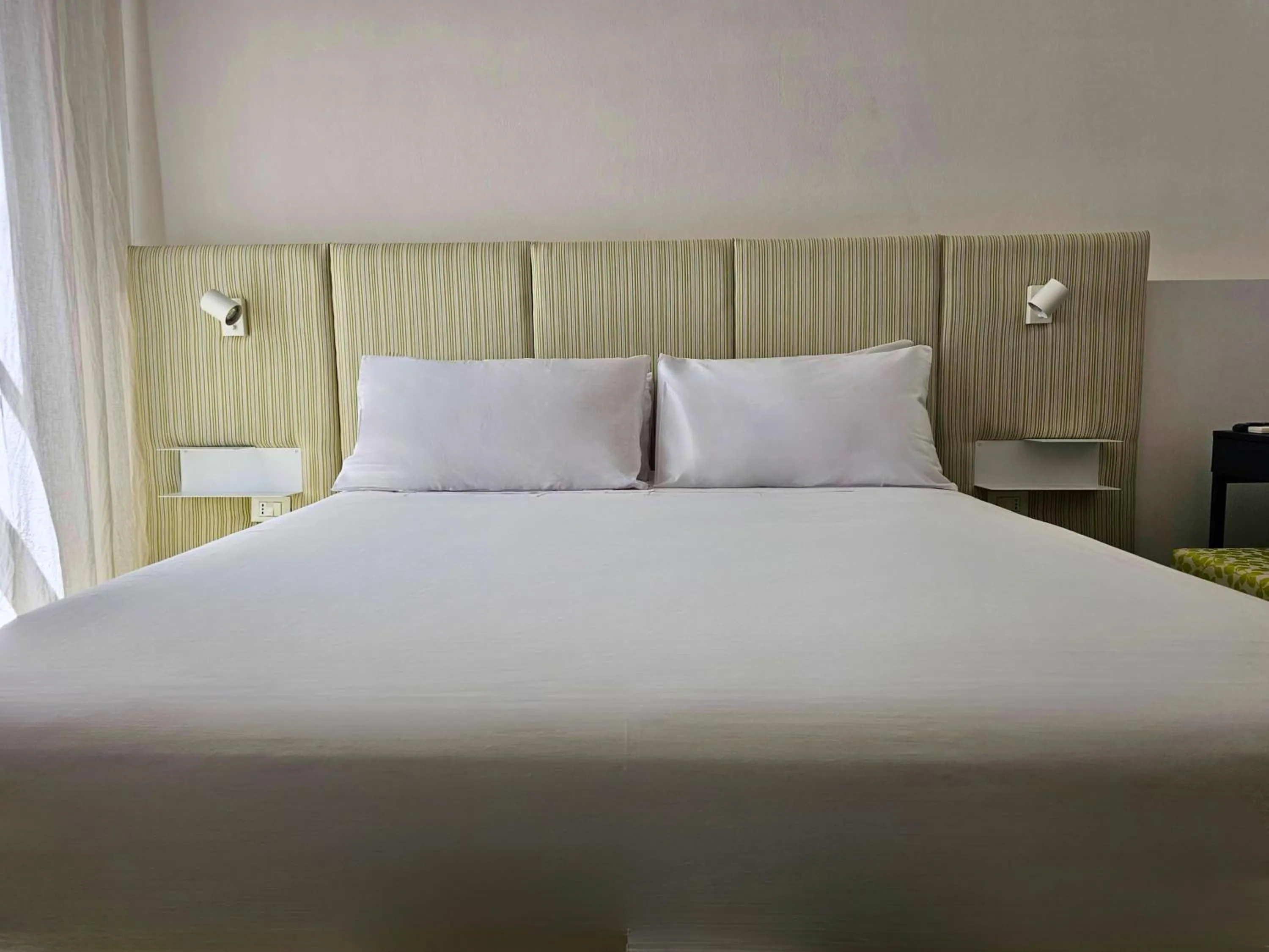 Bedroom, Bed in Dolce Dormire