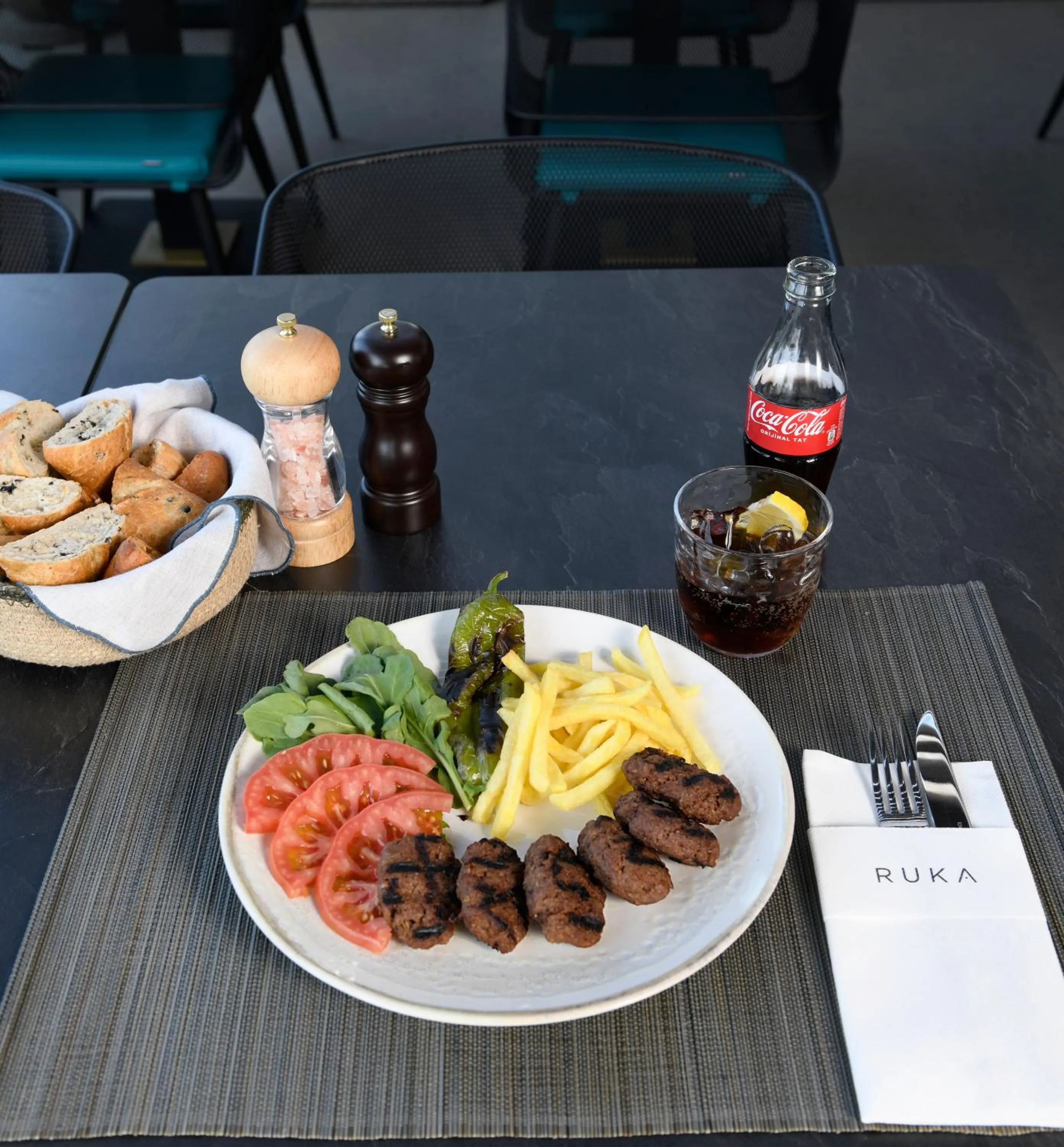 Restaurant/places to eat in RUKA Hotel