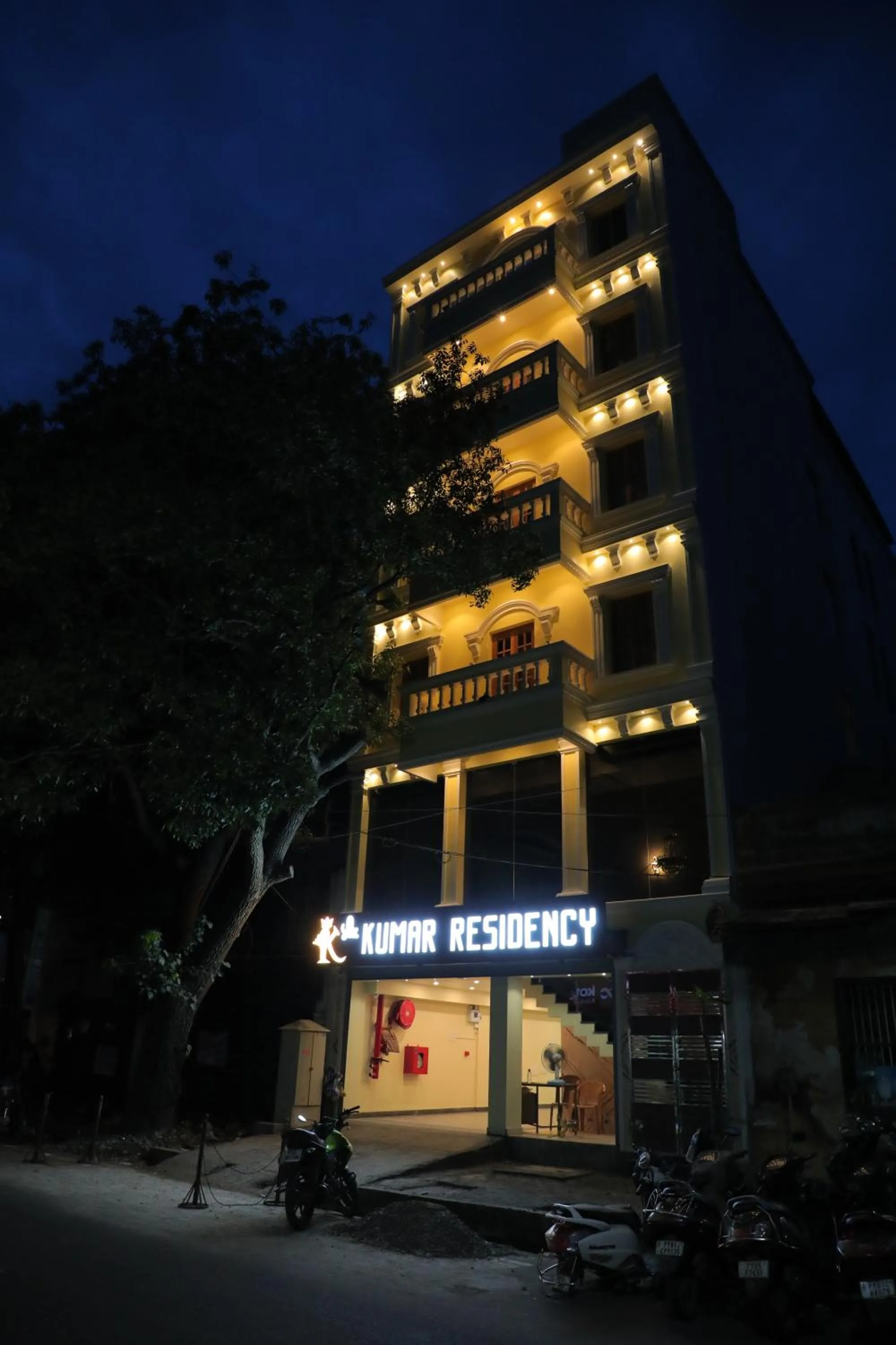 Le Kumar Residency