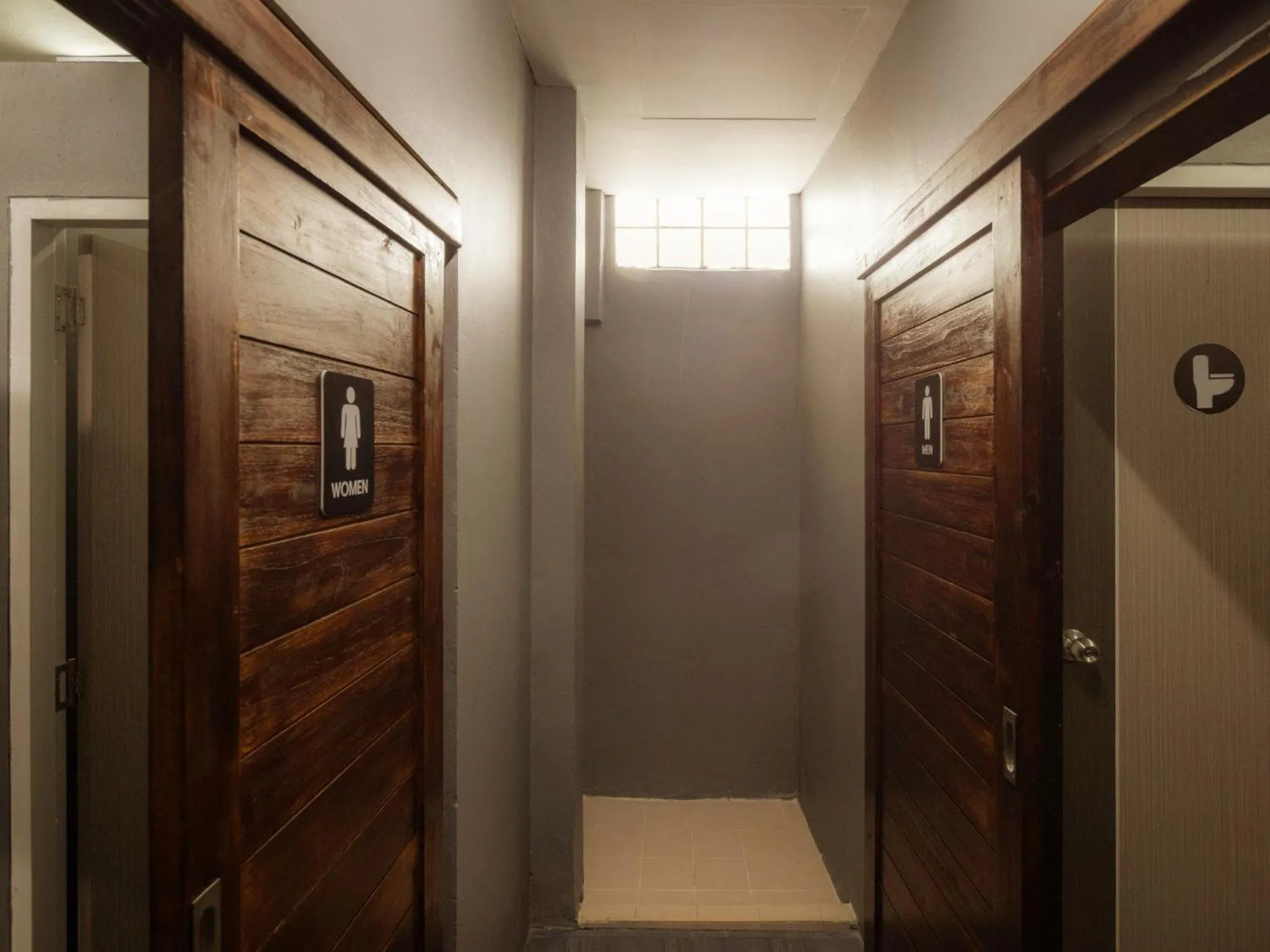 Shower in Lanna Loft Hostel