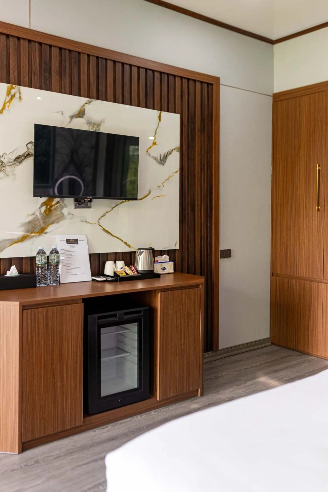 TV and multimedia in Champa Phan Boutique Hotel