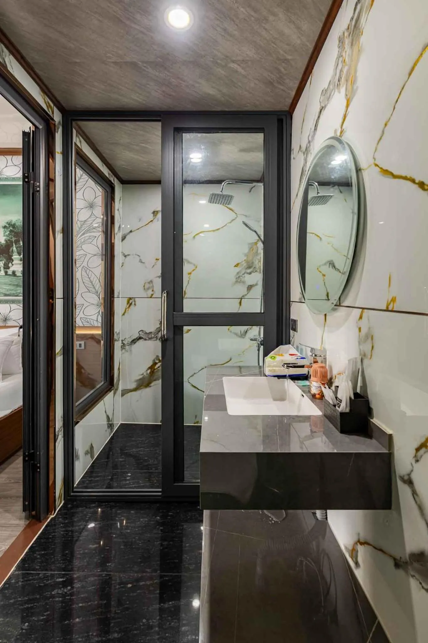 Shower in Champa Phan Boutique Hotel