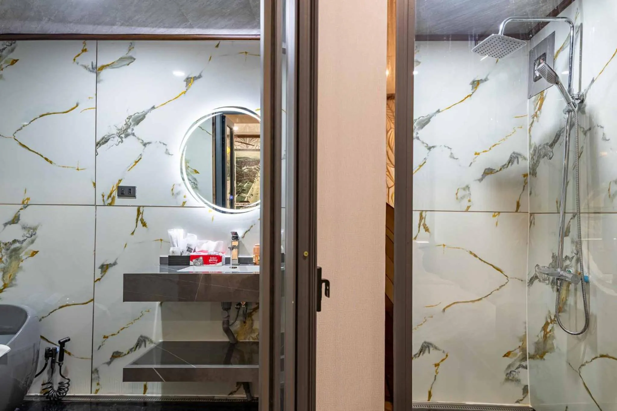 Shower in Champa Phan Boutique Hotel