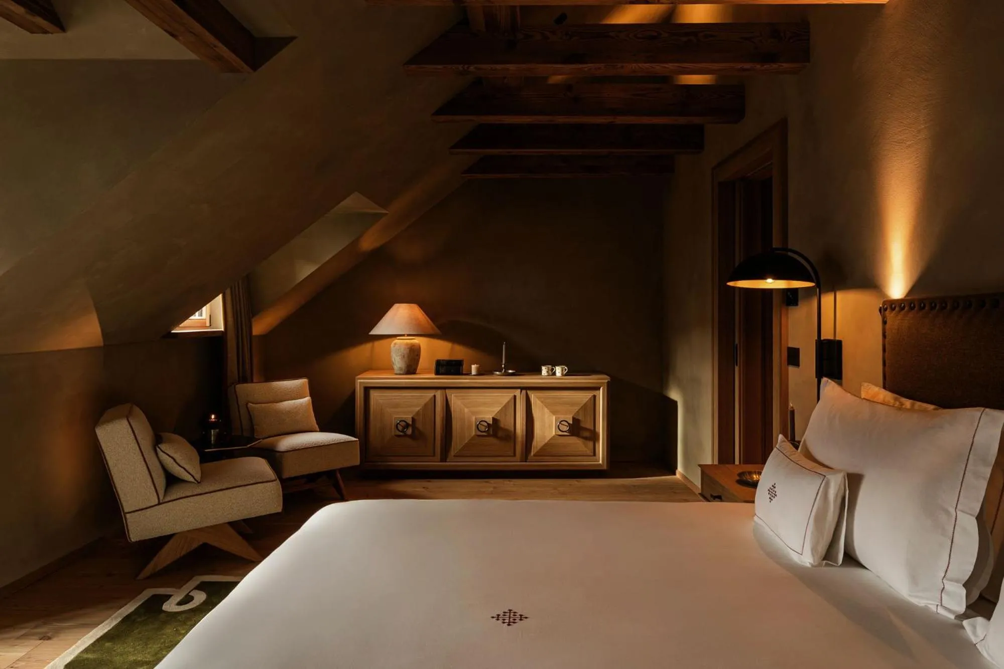 Bedroom, Bed in Castel Badia - The Leading Hotels of the World