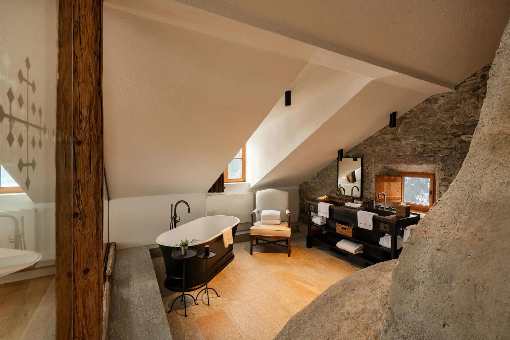 Bathroom, Bed in Castel Badia - The Leading Hotels of the World