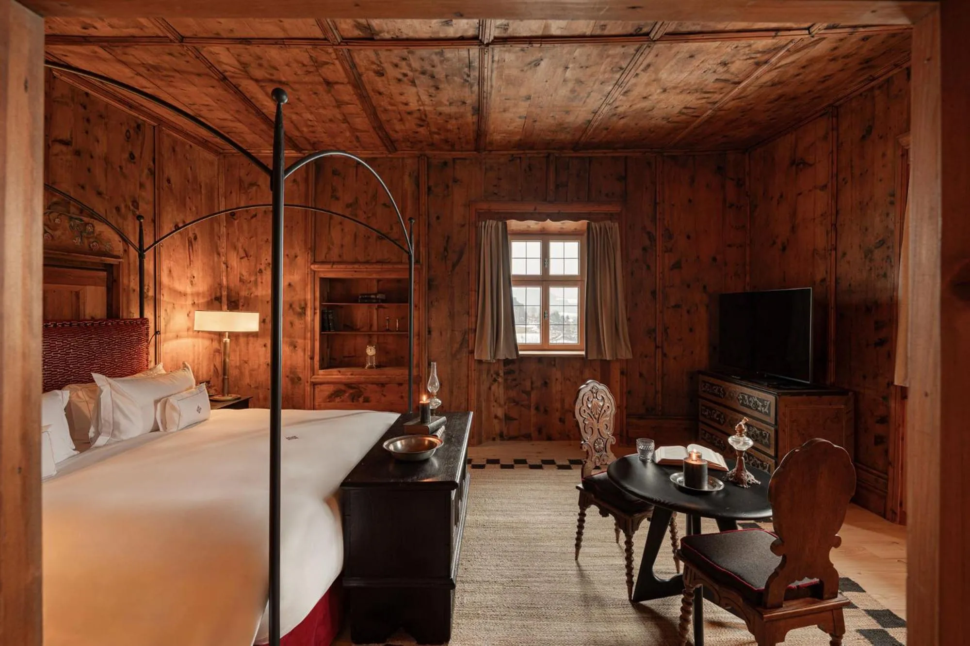 Bedroom, Bed in Castel Badia - The Leading Hotels of the World