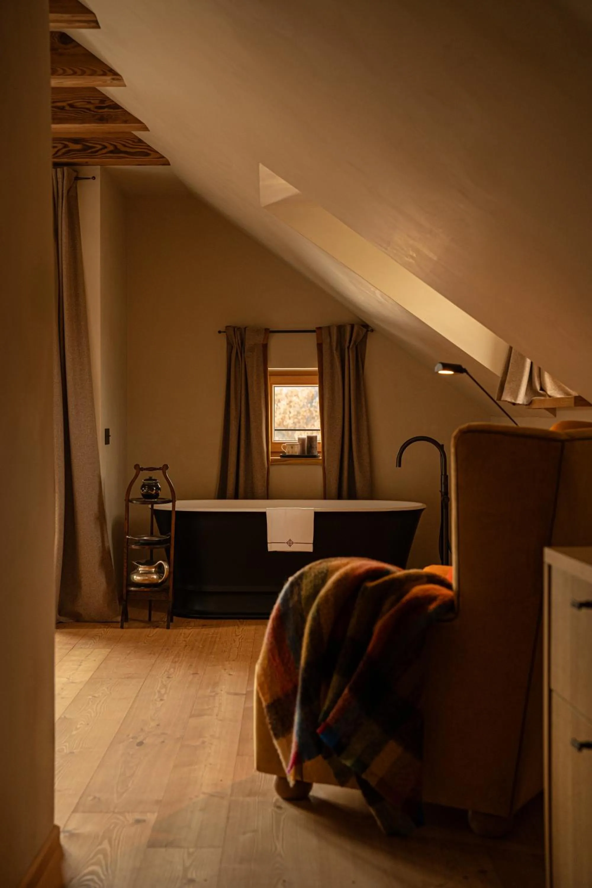 Bath, Bed in Castel Badia - The Leading Hotels of the World