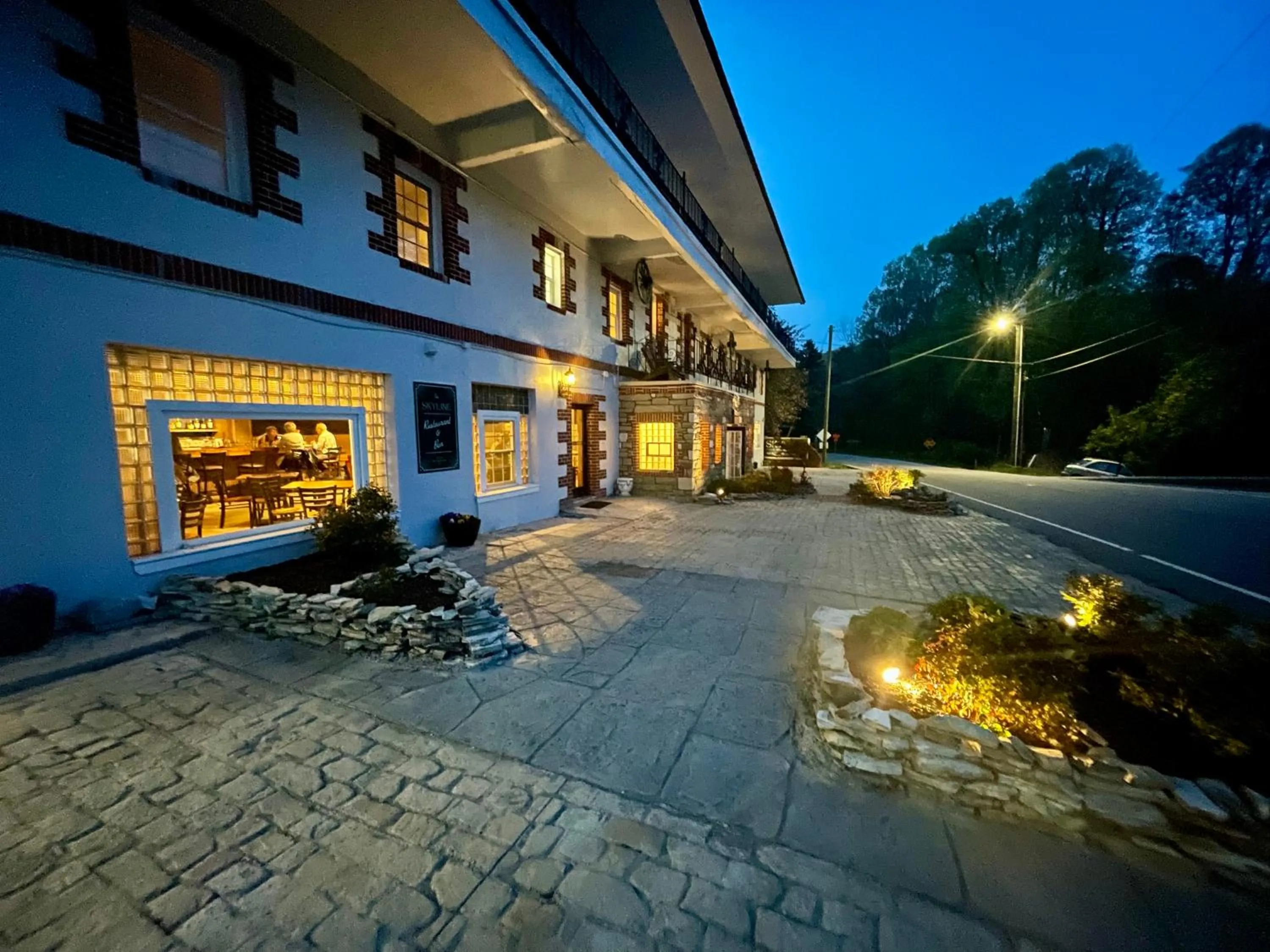 Property building in Skyline Village Inn